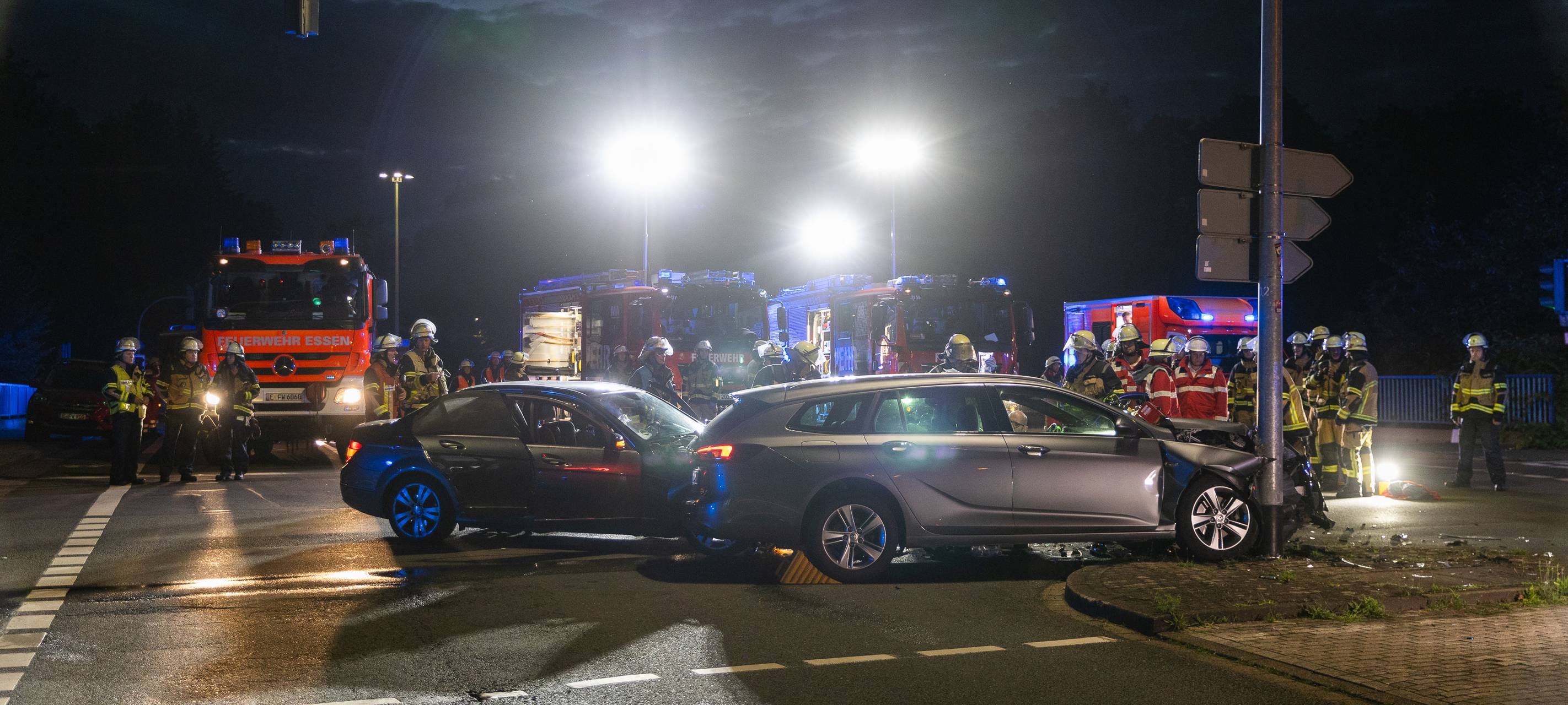 Schwerer Unfall in Essen - auch Kinder verletzt