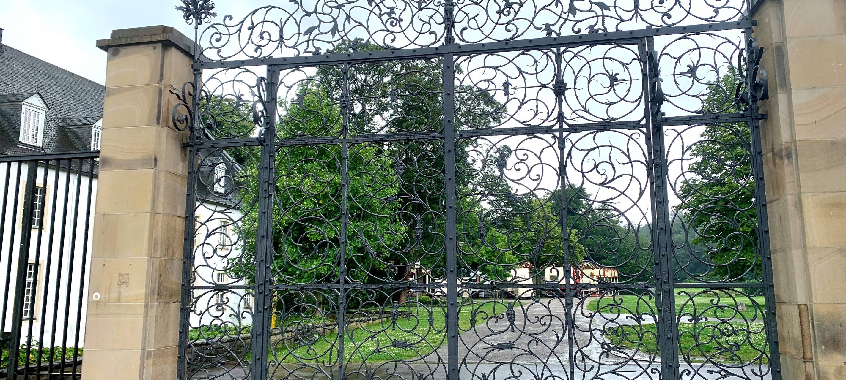 Schlossparkfest in Essen - Aufbau im Regen