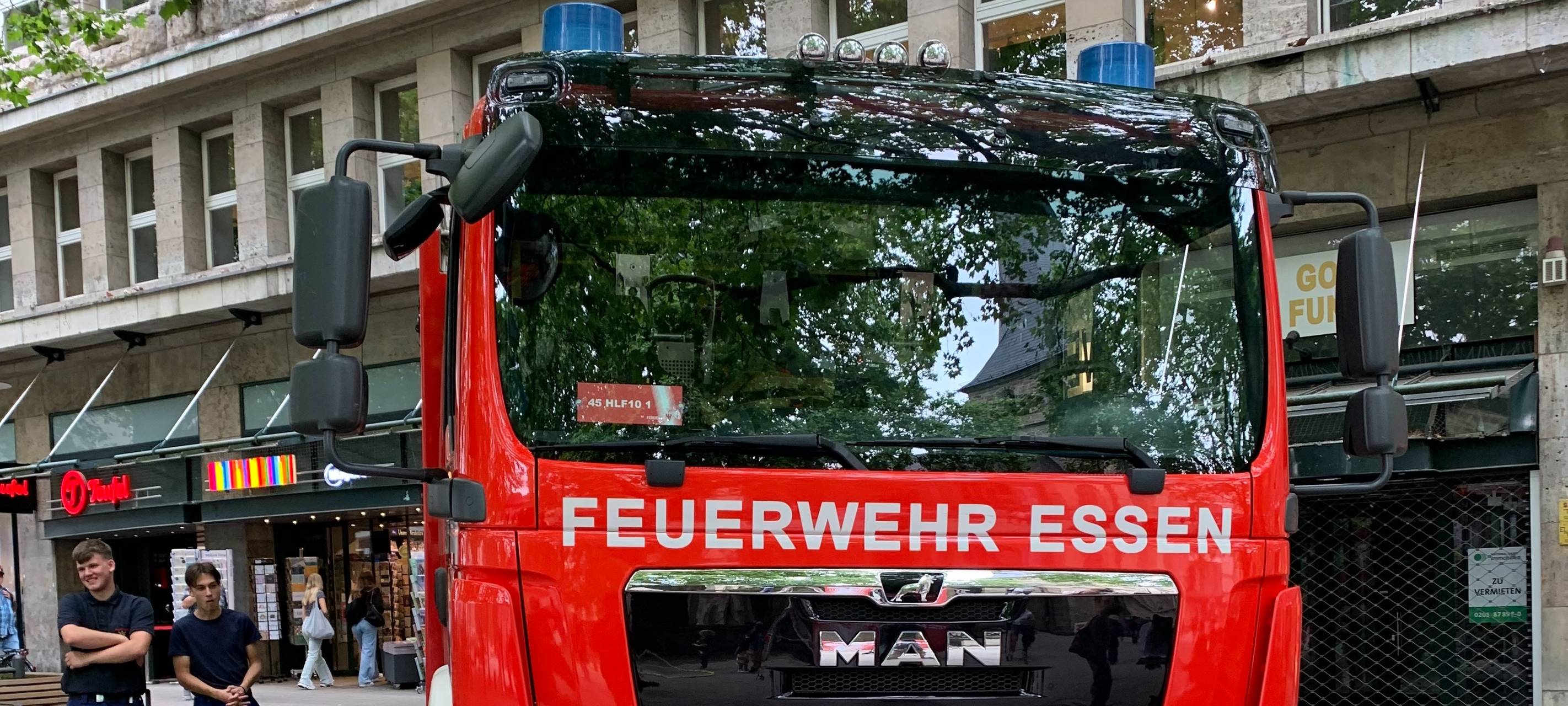 Feuerwehr Essen - Übung bei XXL-Sandkasten