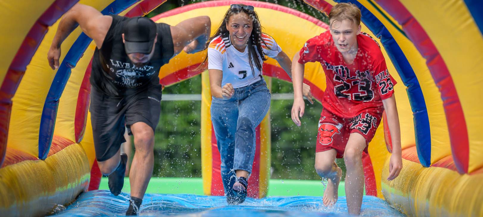 In Essen steht die größte mobile Wasser-Rutsche Europas - Traut Ihr Euch?