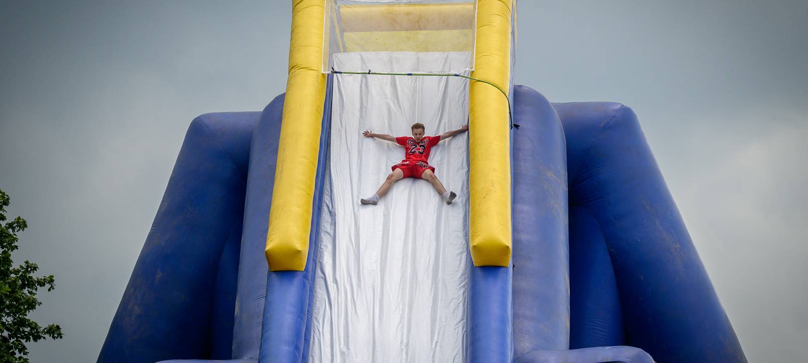 In Essen steht die größte mobile Wasser-Rutsche Europas - Traut Ihr Euch?