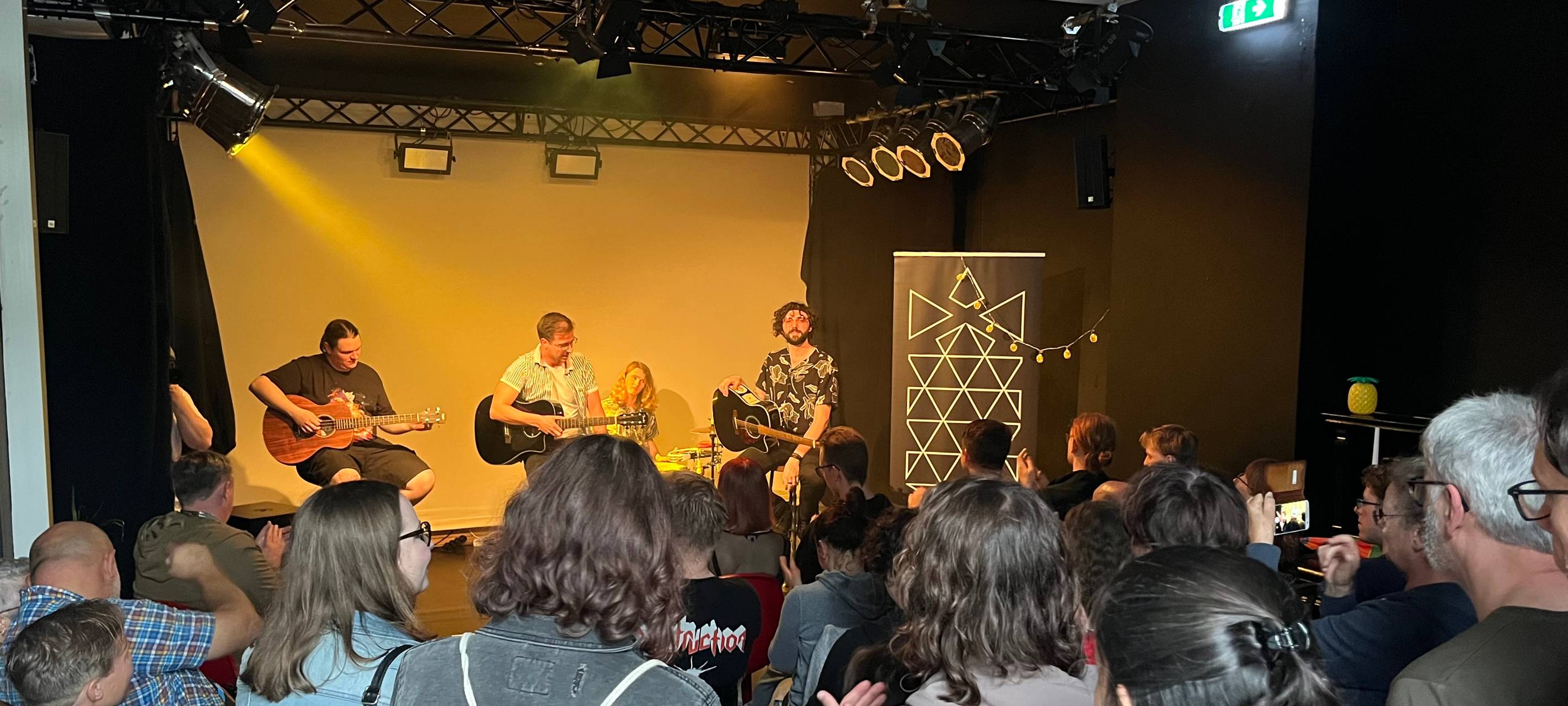 Rabbit Hole Theater in Essen: Beim Sommerfest wird es eng