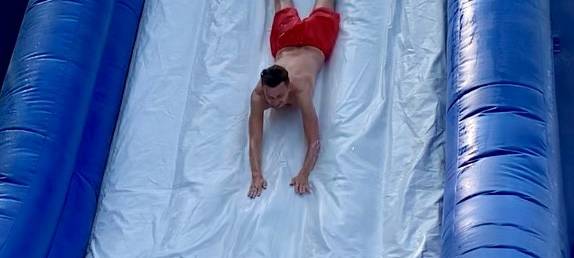 In Essen steht die größte mobile Wasser-Rutsche Europas - Traut Ihr Euch?