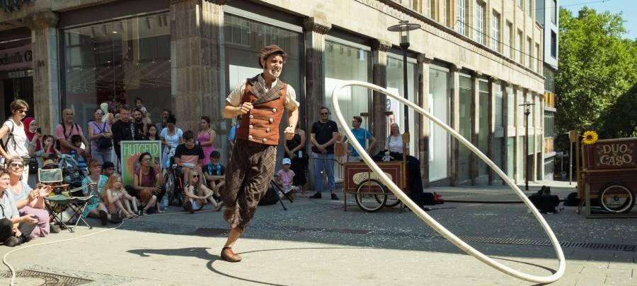 In Essen proben die Künstler für das Straßenkunstfestival
