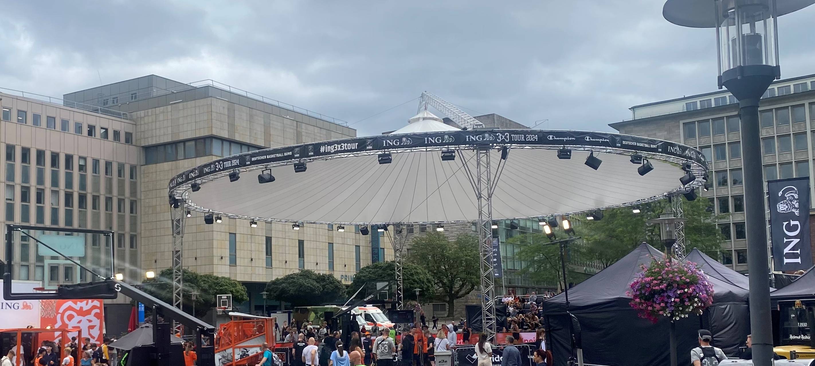 3x3 Basketball in Essen - Deutsche Meisterschaft am Kennedyplatz