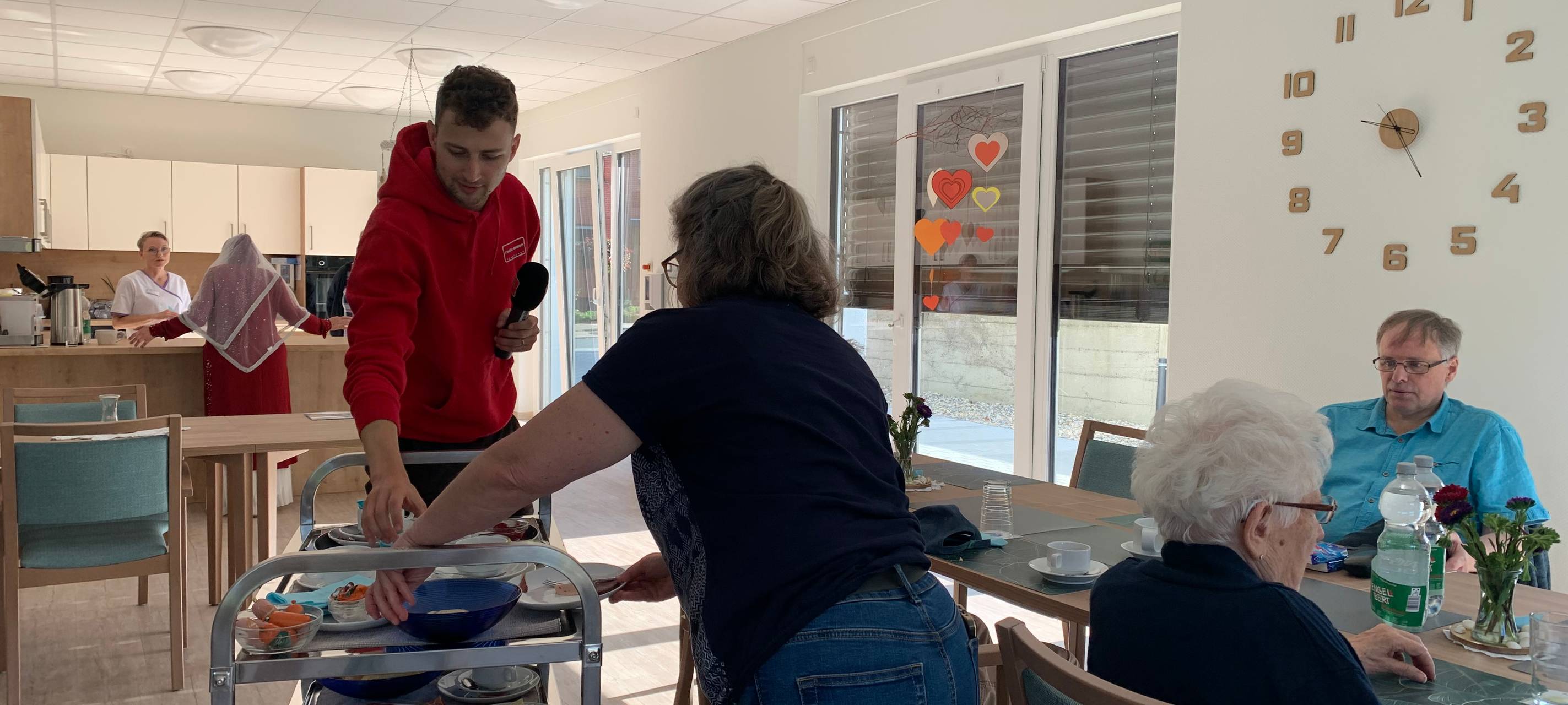 Das Radio Essen-Frühschicht-Praktikum - Moderatoren in Eurem Job