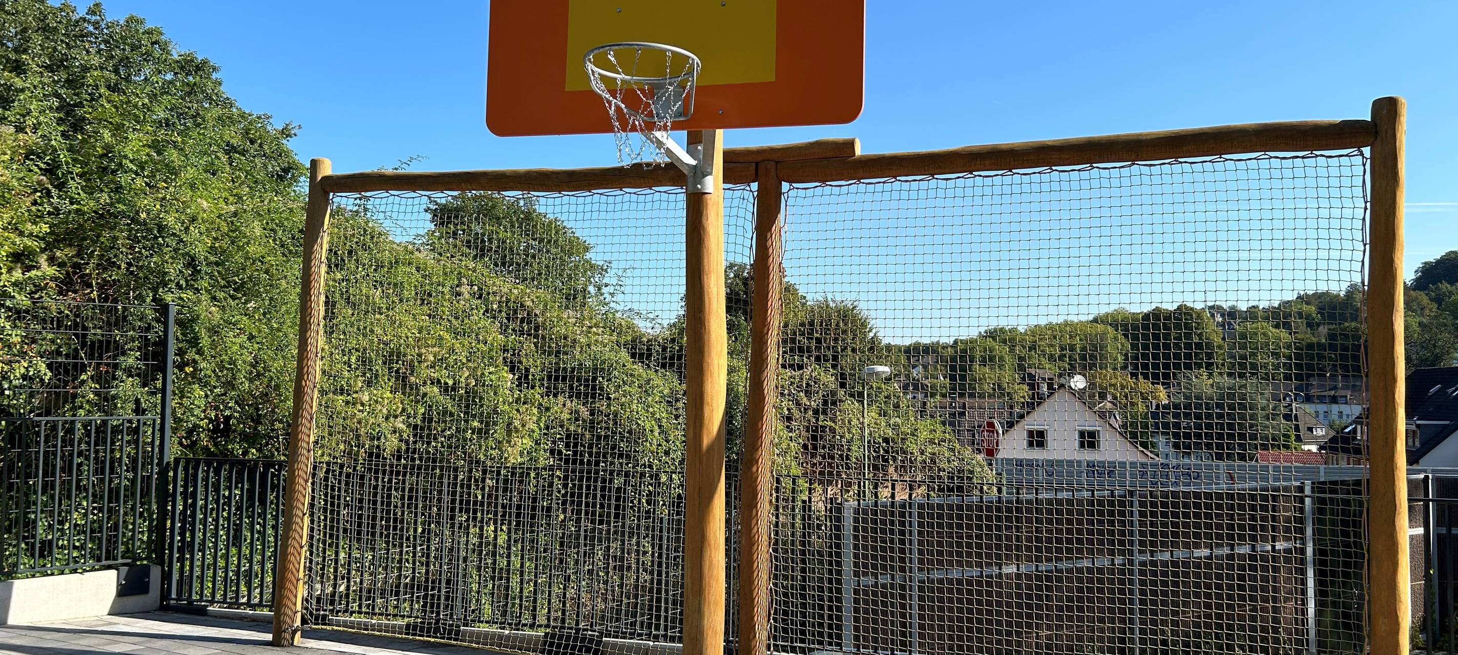 In Essen fehlt Platz in den Schulen - Besuch an einem neuen Schulstandort