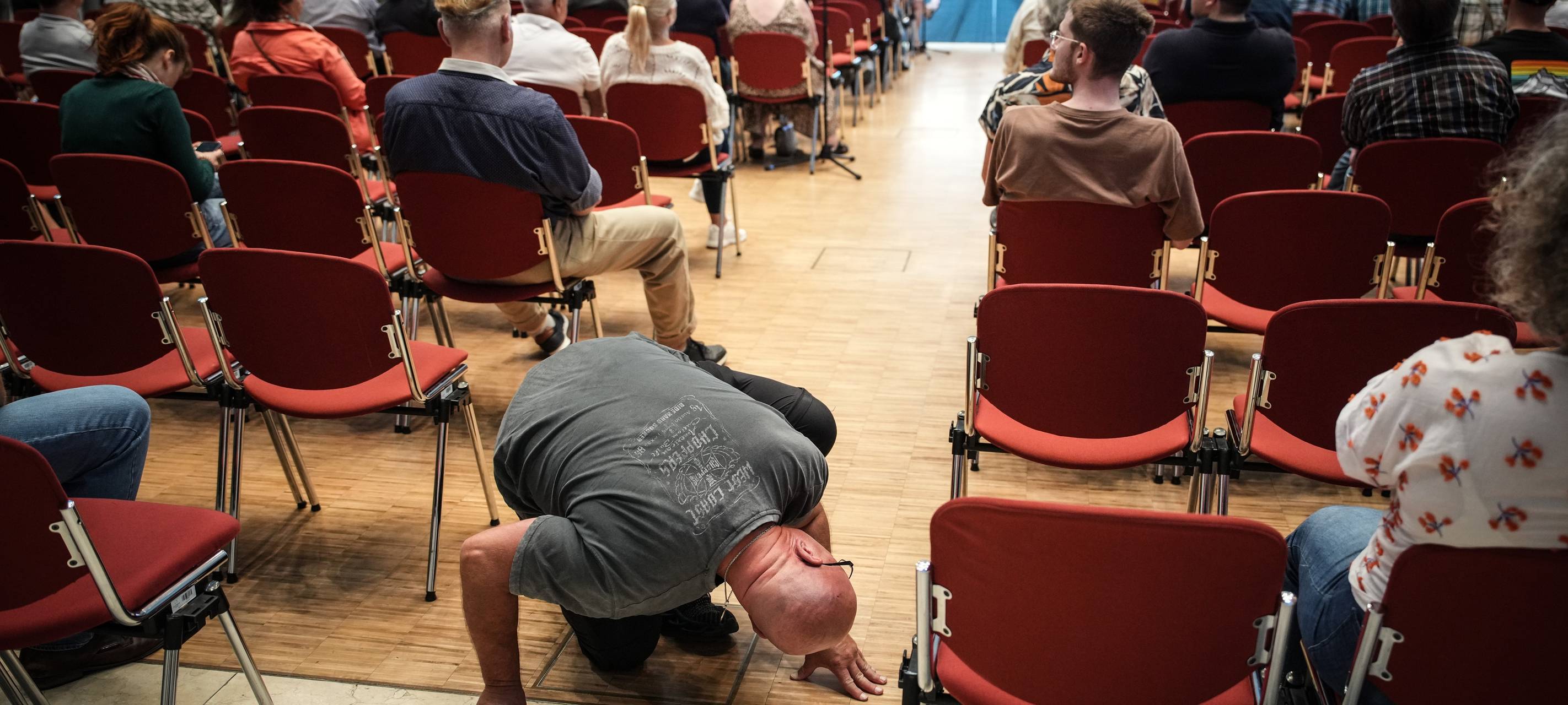 AfD-Bürgerdialog in Essen - Massive Störungen durch Gegendemonstranten