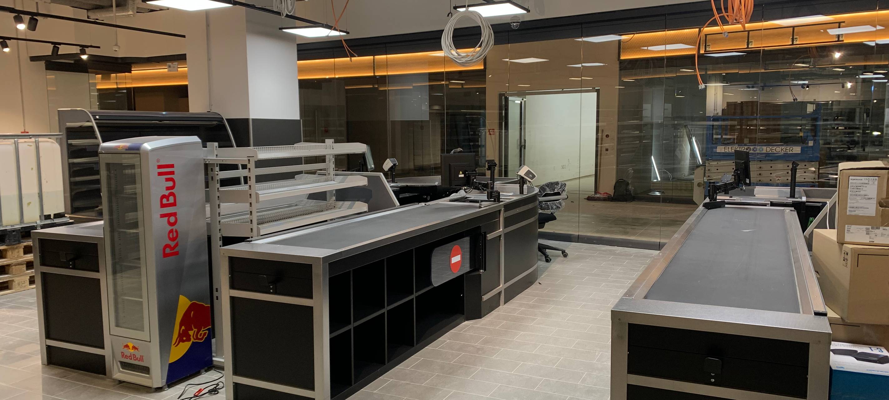 Im Königshof in Essen laufen die letzten Vorbereitungen vor der Eröffnung