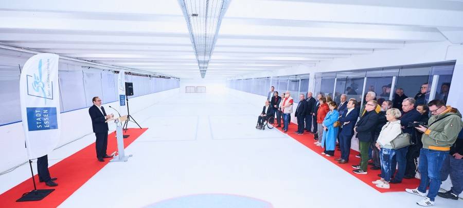 Eisbahn in Eissporthalle Essen-West wieder eröffnet