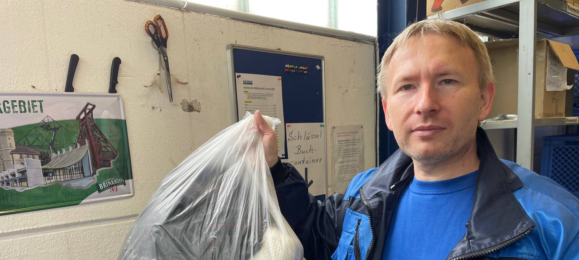 Neue Altkleider-Entsorgung in Essen läuft gut - Radio Essen war dabei