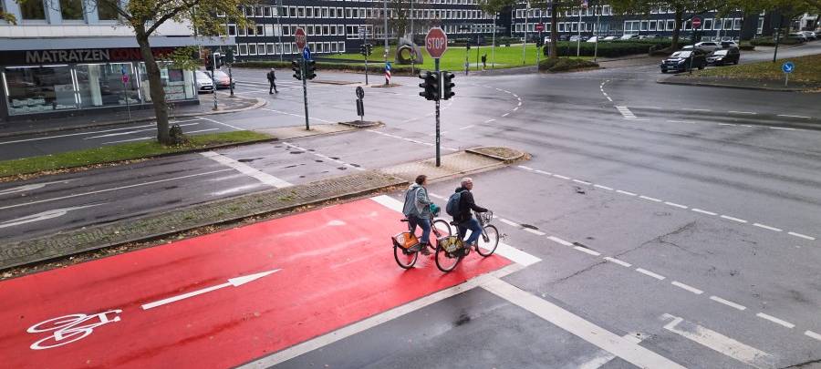 Stadt Essen muss Verkehrsführung auf der RÜ wieder ändern