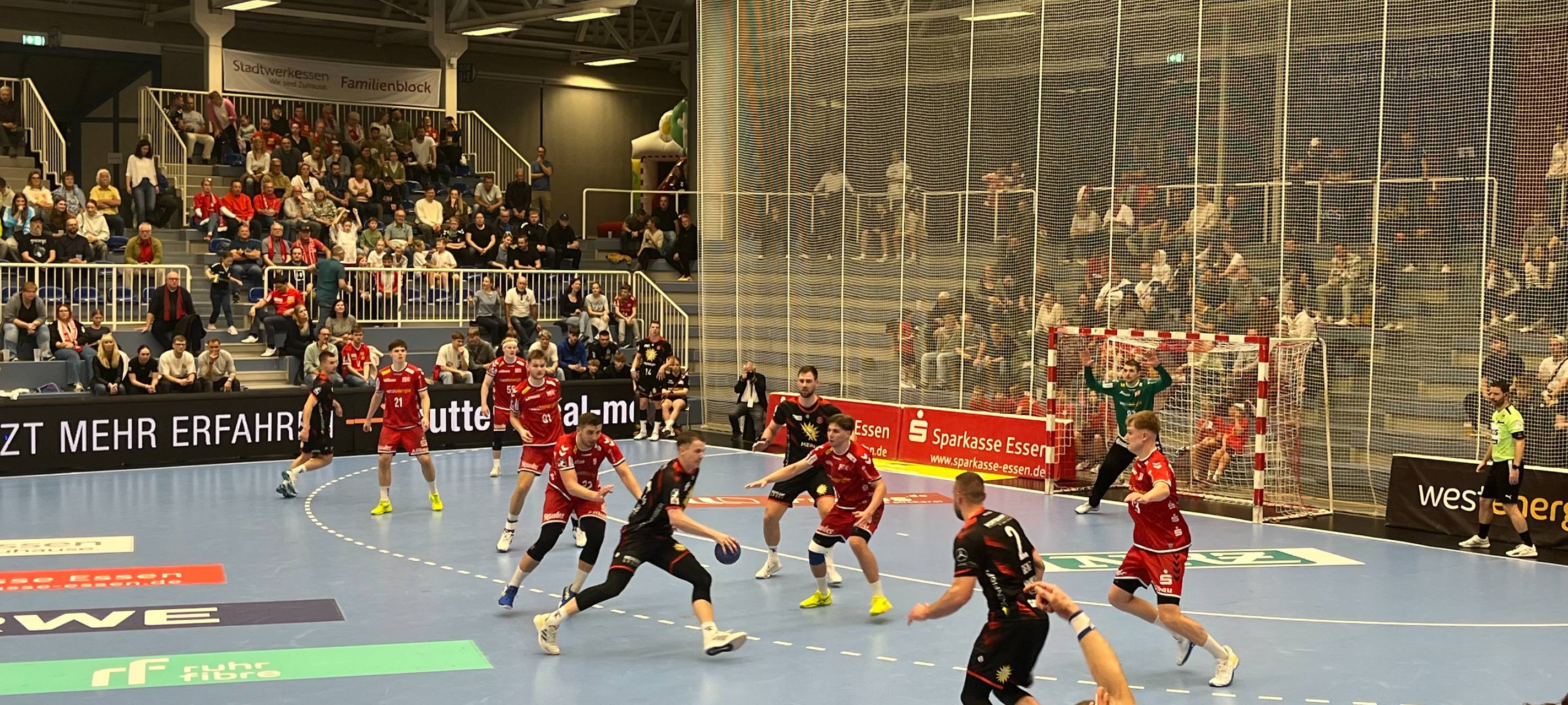 Der TUSEM Essen schlägt den TuS N-Lübbecke zu Hause deutlich.