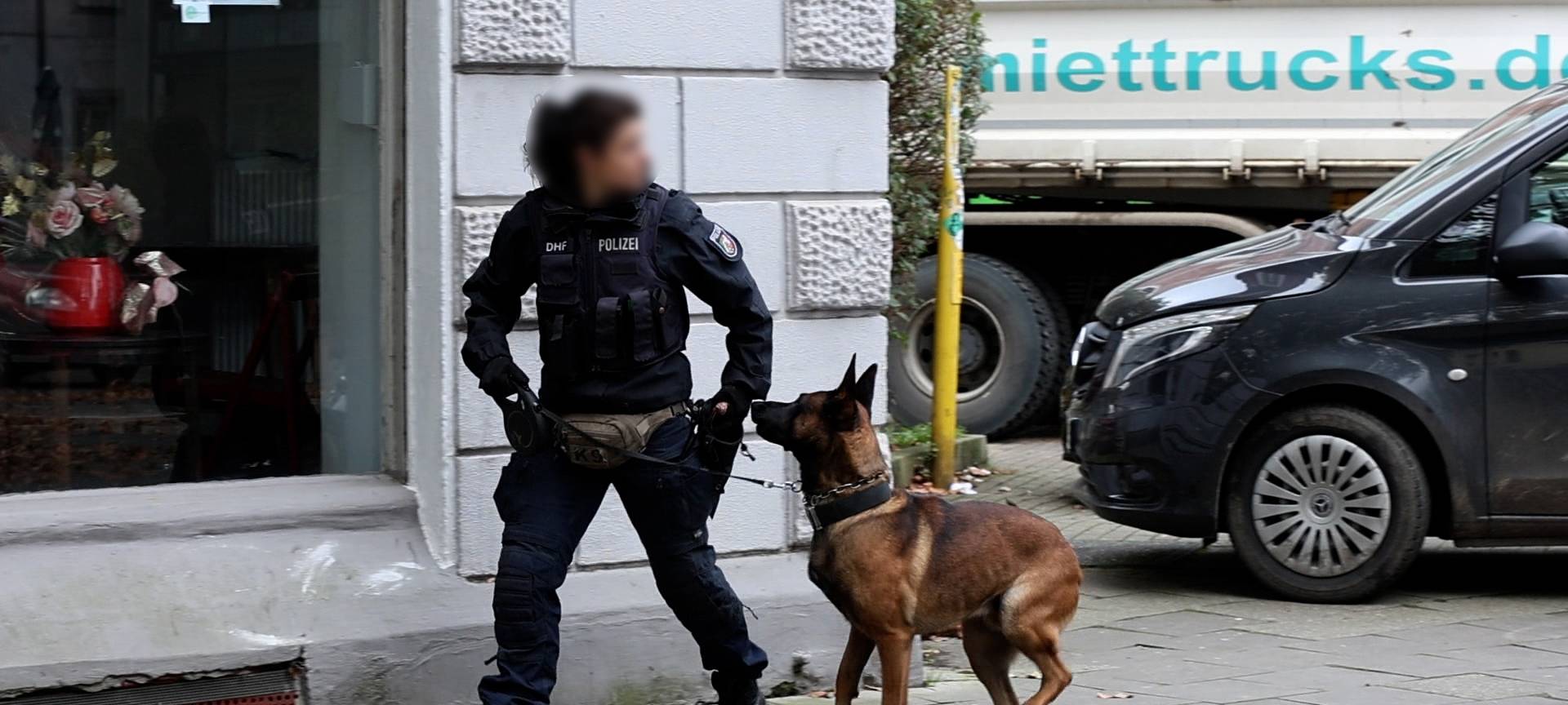 Drogen-Razzia in Essen: Spezialeinheiten durchsuchen Wohnung