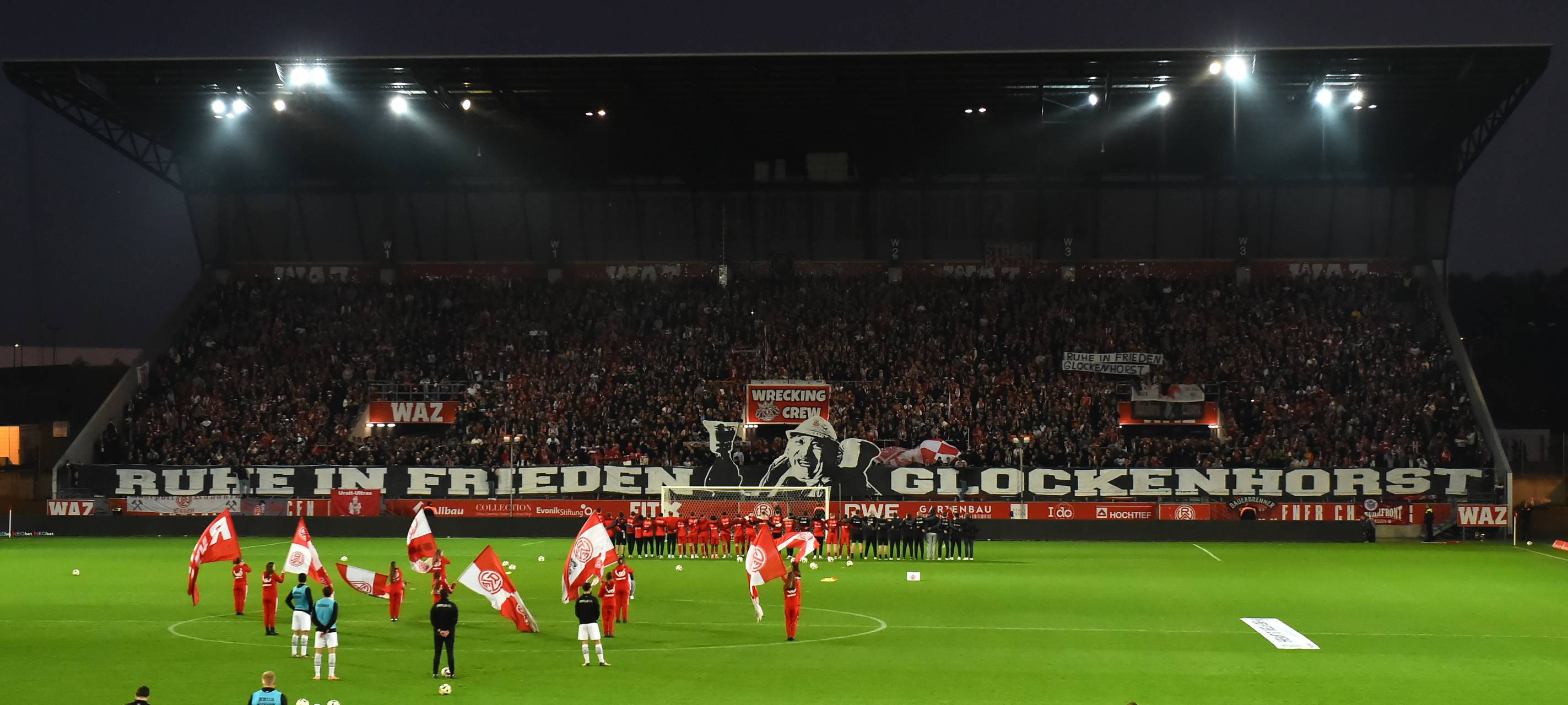 Trauer in Essen: RWE-Fans spenden für Glockenhorst