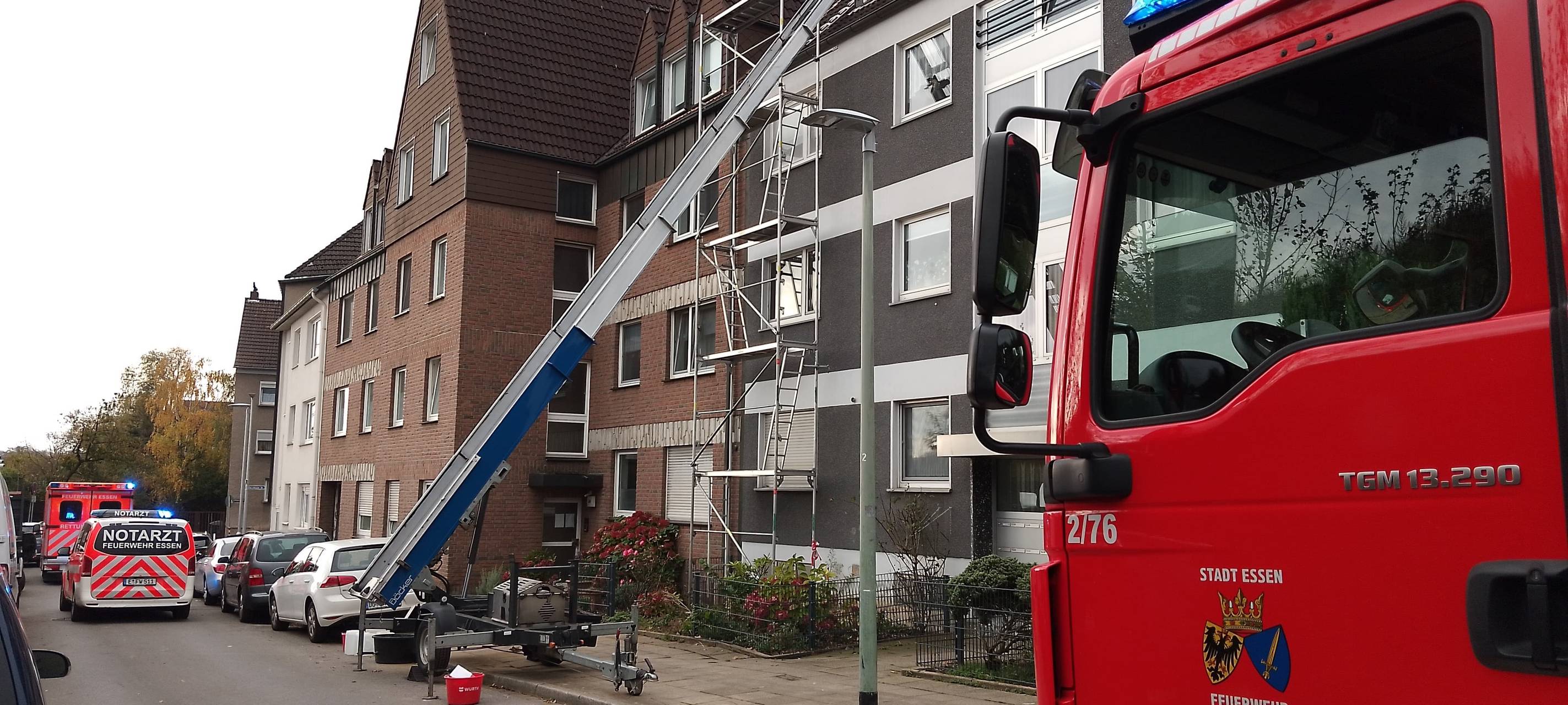 Dachdecker in Essen stürzt in die Tiefe und verletzt sich schwer