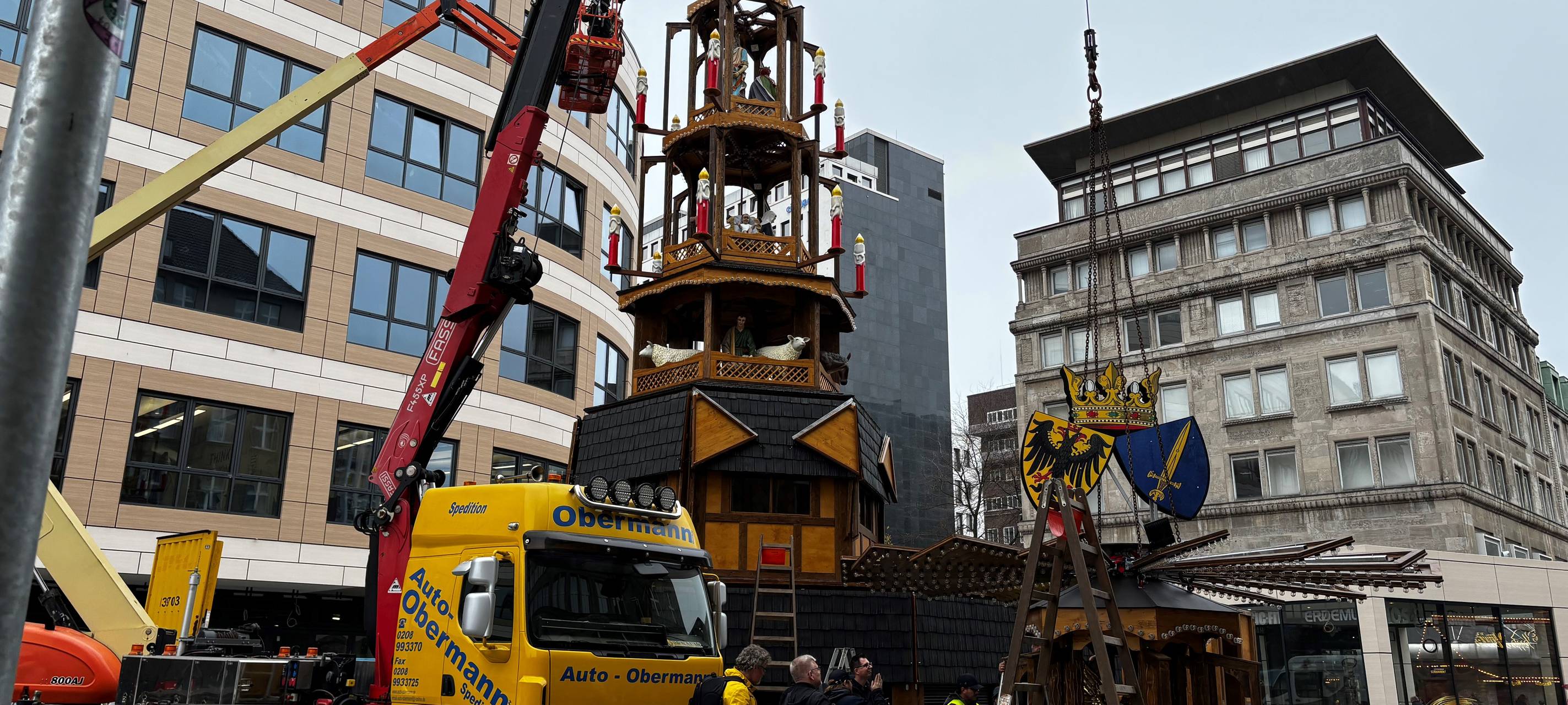 Weihnachtsmarkt in Essen - Aufbau in der Innenstadt