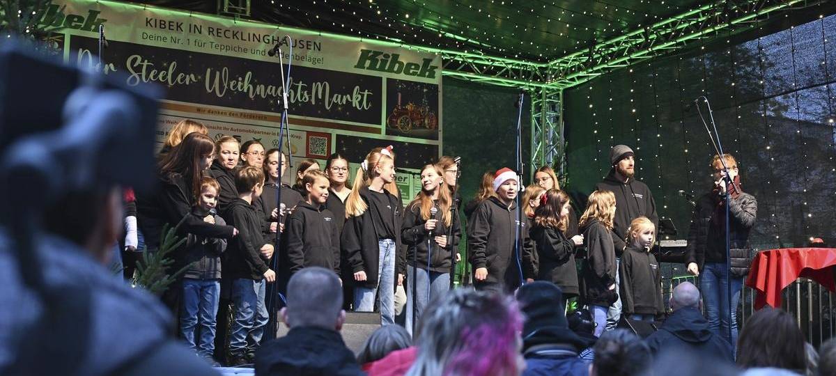 Weihnachtsmarkt in Essen eröffnet – großer Andrang in Steele