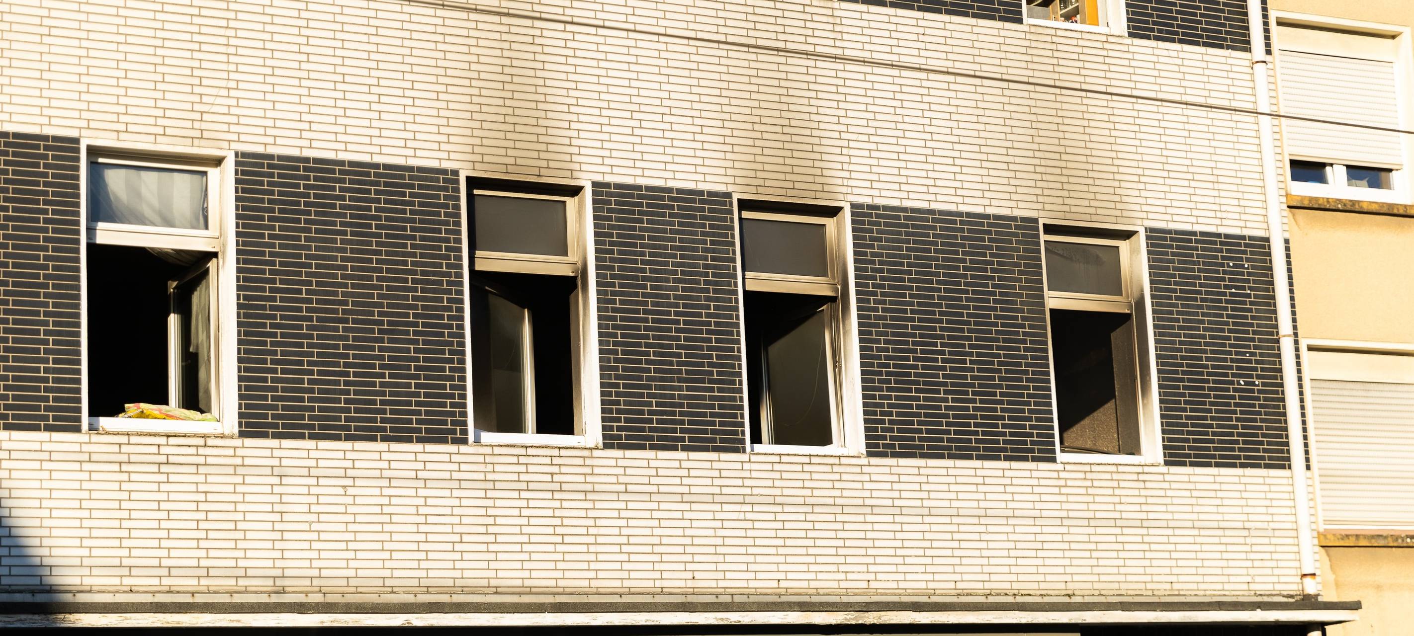 Wohnungsbrand in Essen – Feuerwehr rettet Menschen aus Gebäude