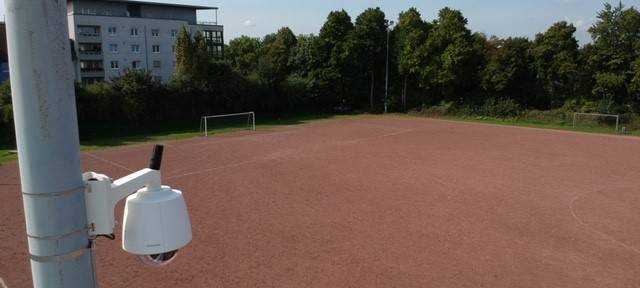 Firma aus Essen macht Fußballplätze sicherer