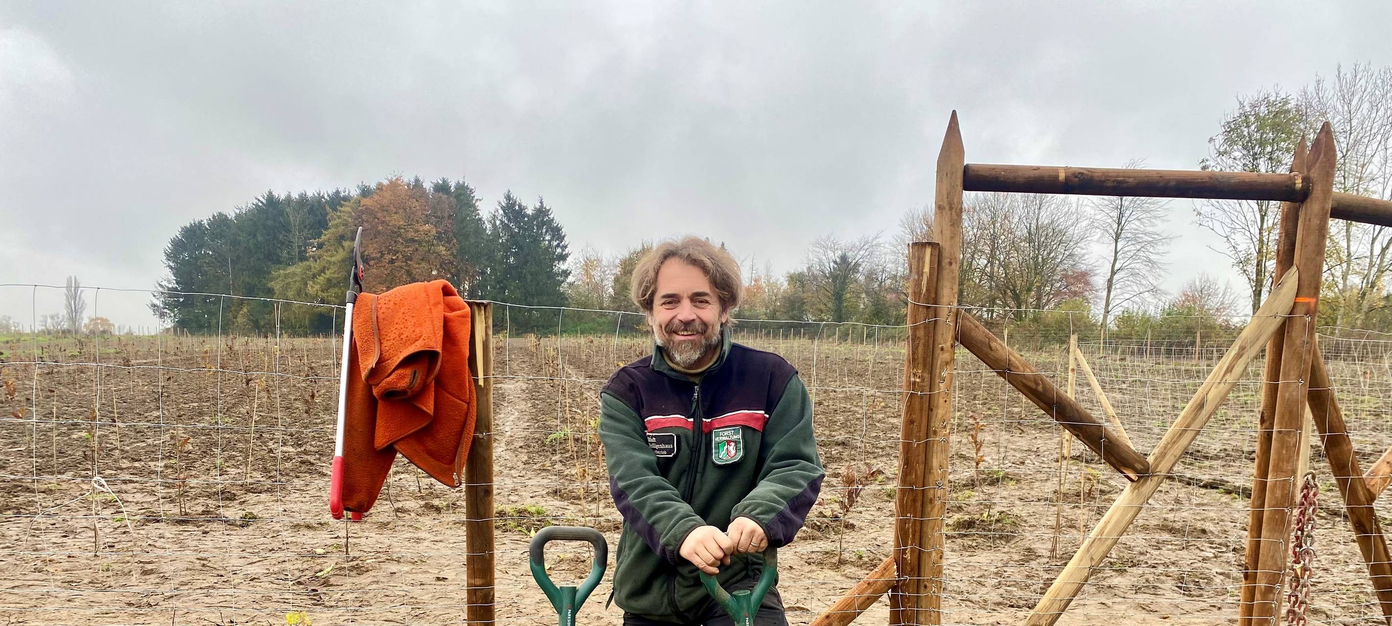 Azubis der Kliniken Essen-Mitte pflanzen 1000 Bäume