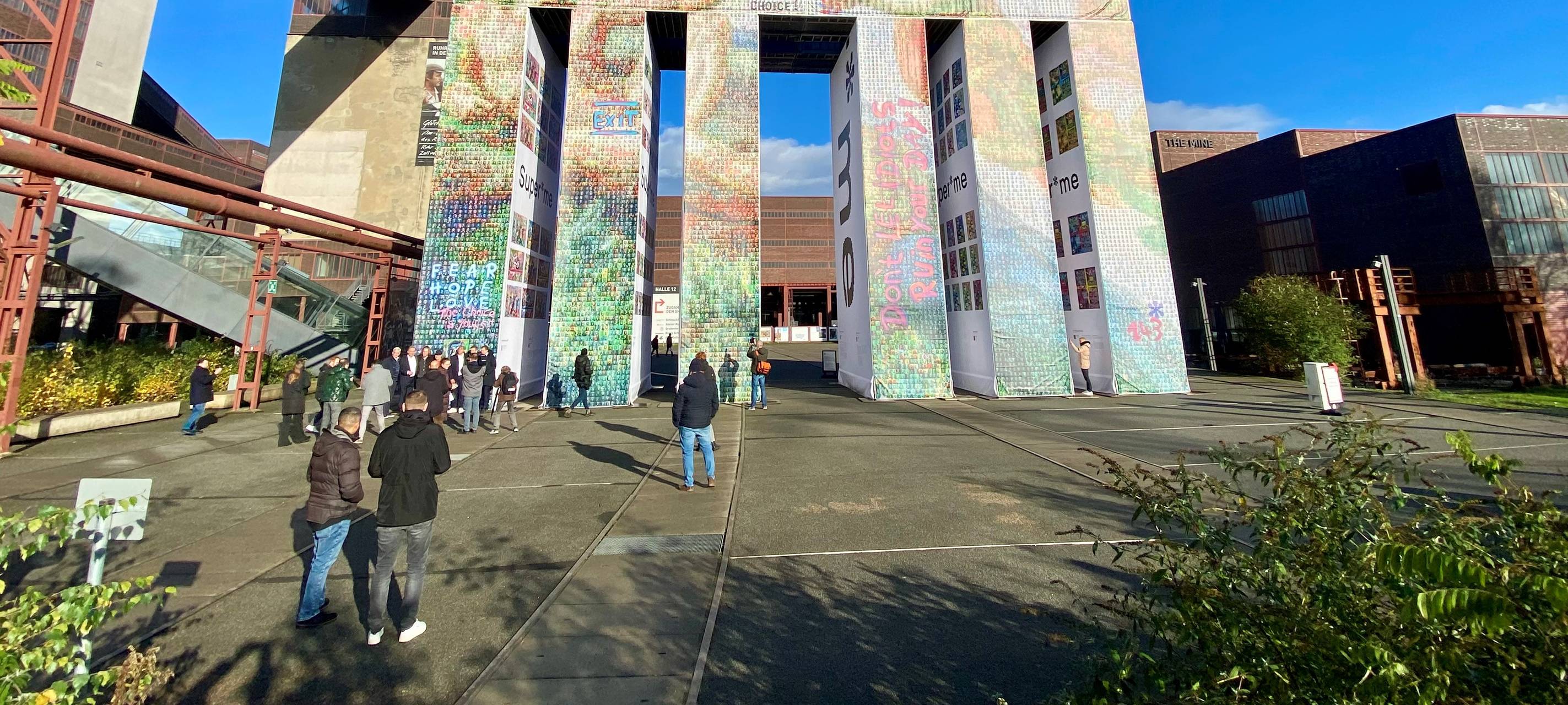 Neue Attraktion in Essen: Das Brandenburger Tor aus Blech