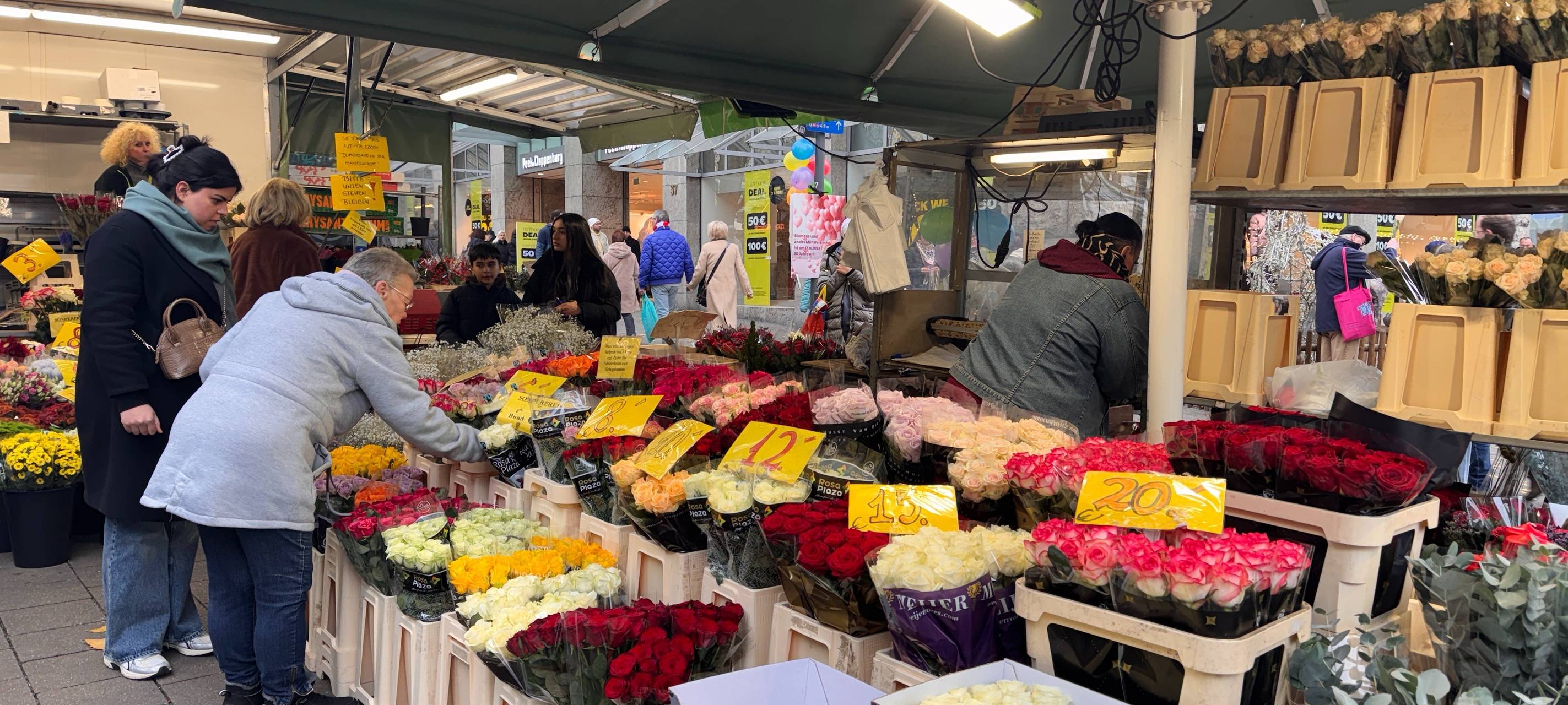 Blumenstand am Dom in Essen wird 30 Jahre alt