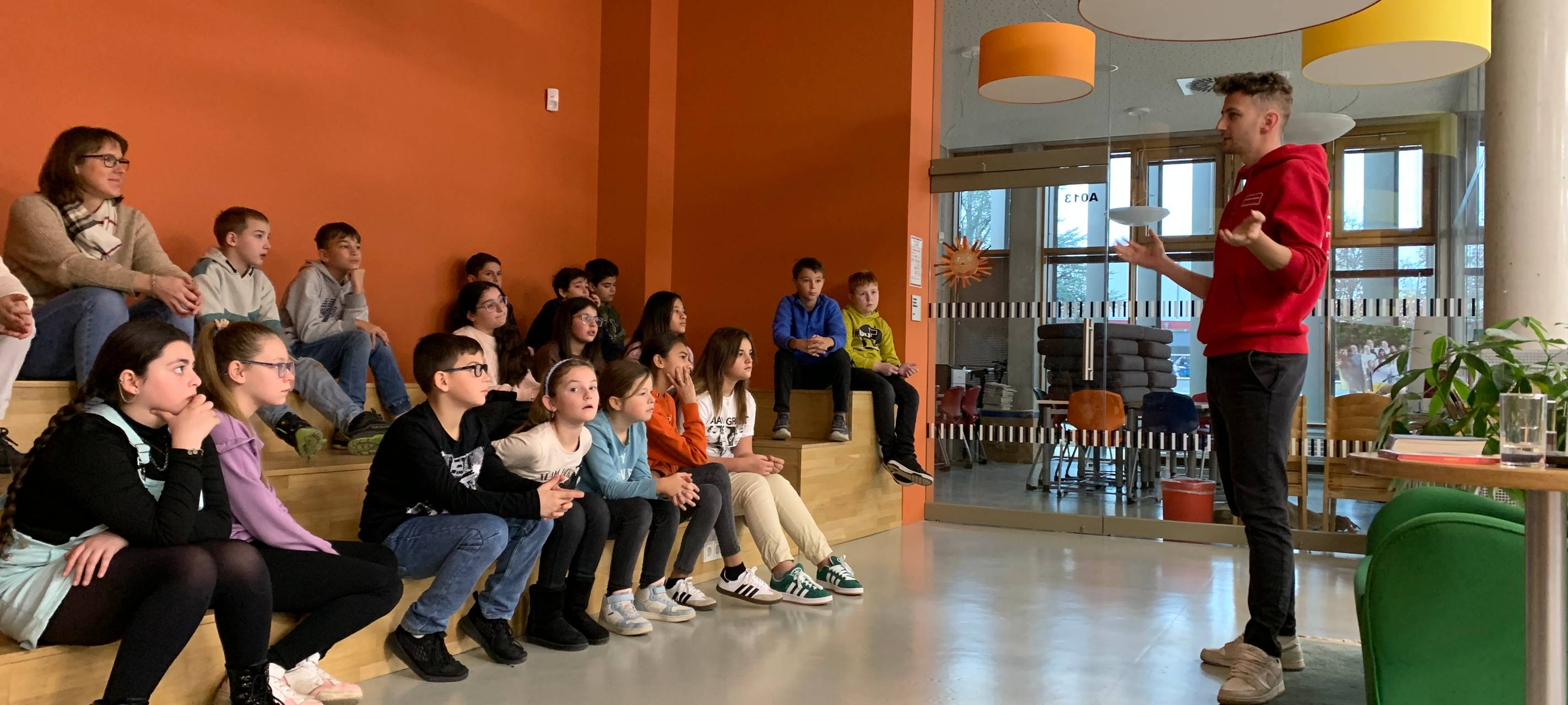 Schule in Essen: Vorlesetag mit Moderator von Radio Essen