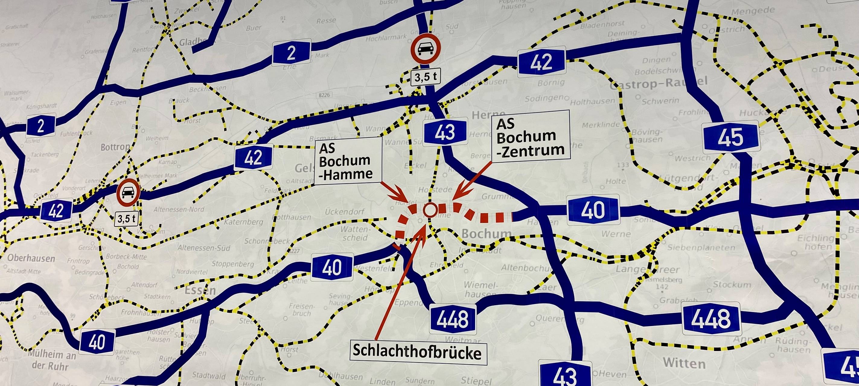 A40 zwischen Essen und Dortmund: Brücke wird erst später fertig