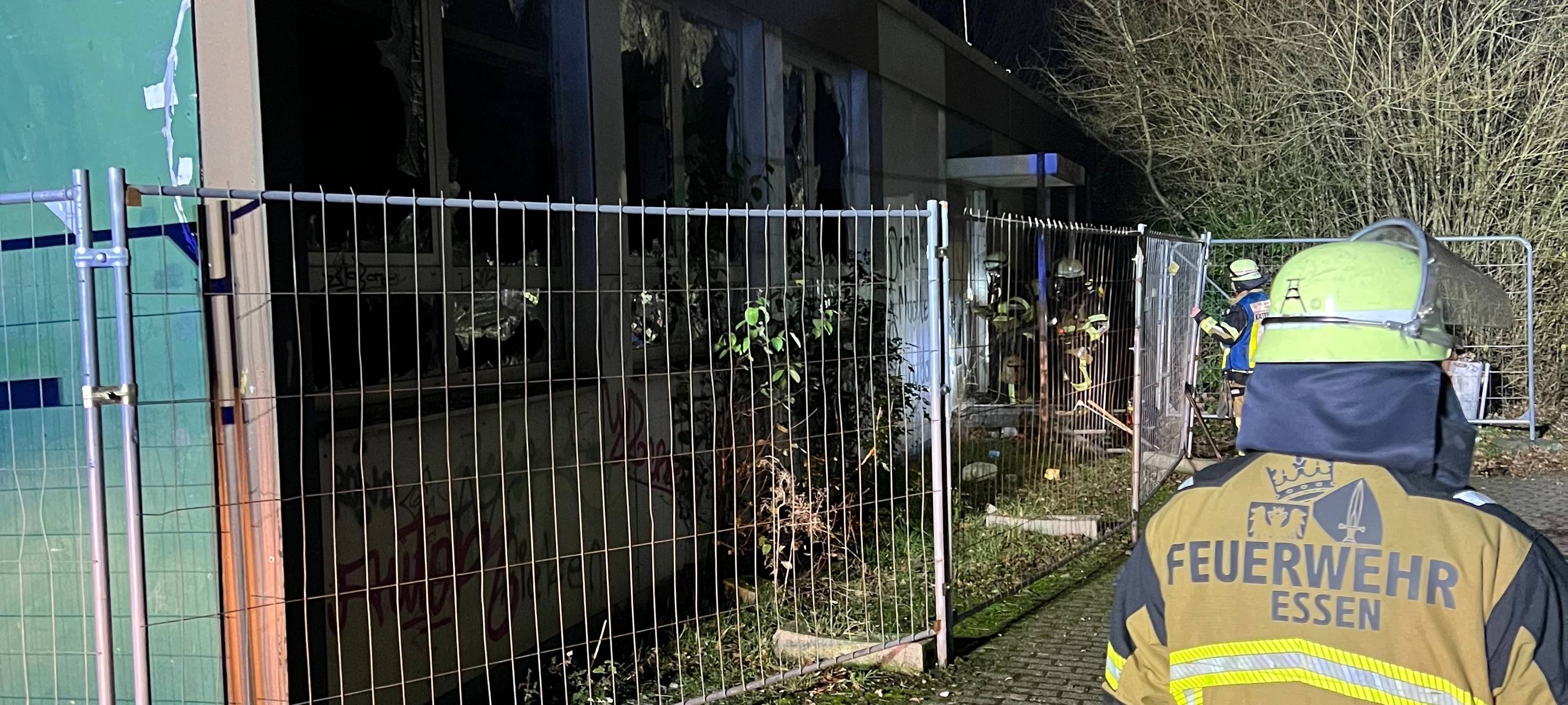 Feuerwehr Essen muss zu zwei Bränden gleichzeitig ausrücken