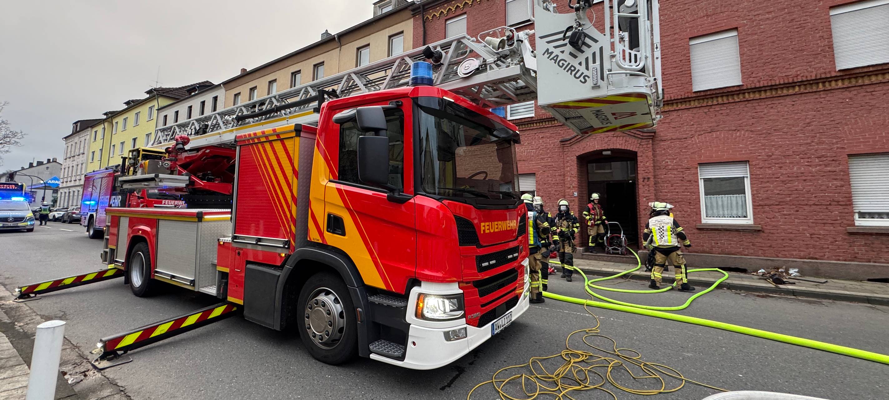 Im Keller eines Wohnhauses in Essen brennt es.