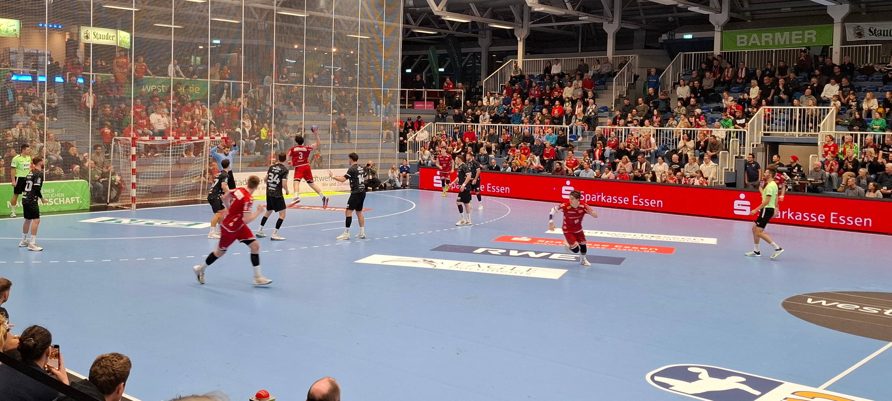 Der TUSEM Essen startet die Aufholjagd gegen die Eulen Ludwigshafen.