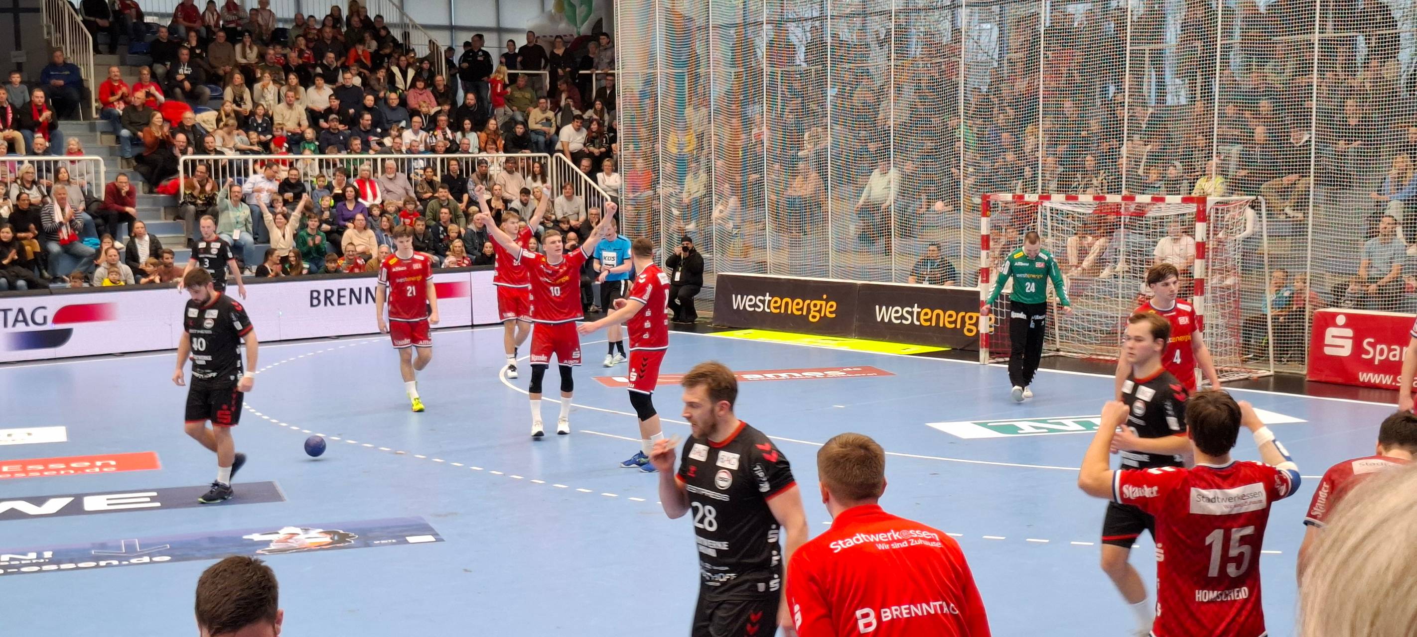 Der TUSEM Essen spielt in heimischer Halle eine makellose Hinserie.