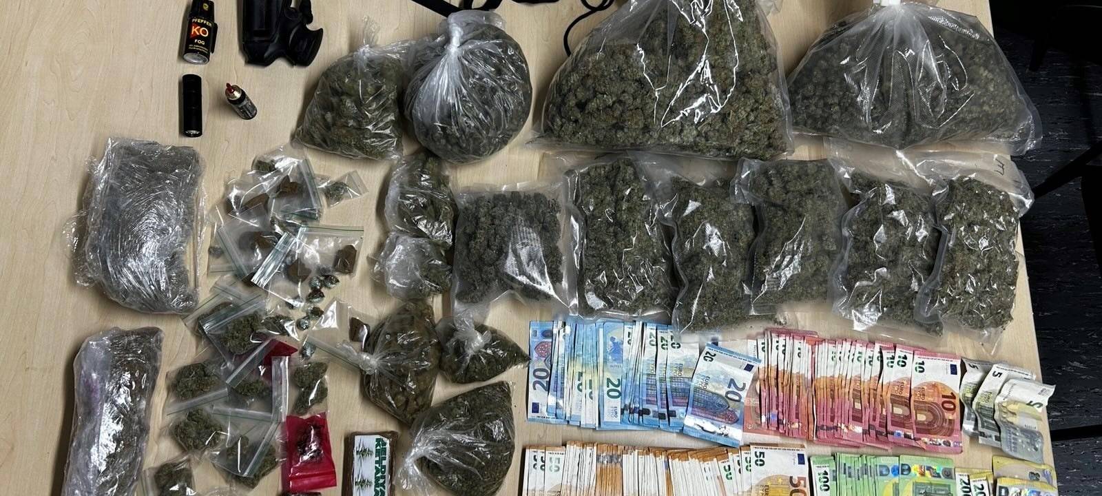 Dealer in Essen verkauft Drogen aus Fenster heraus