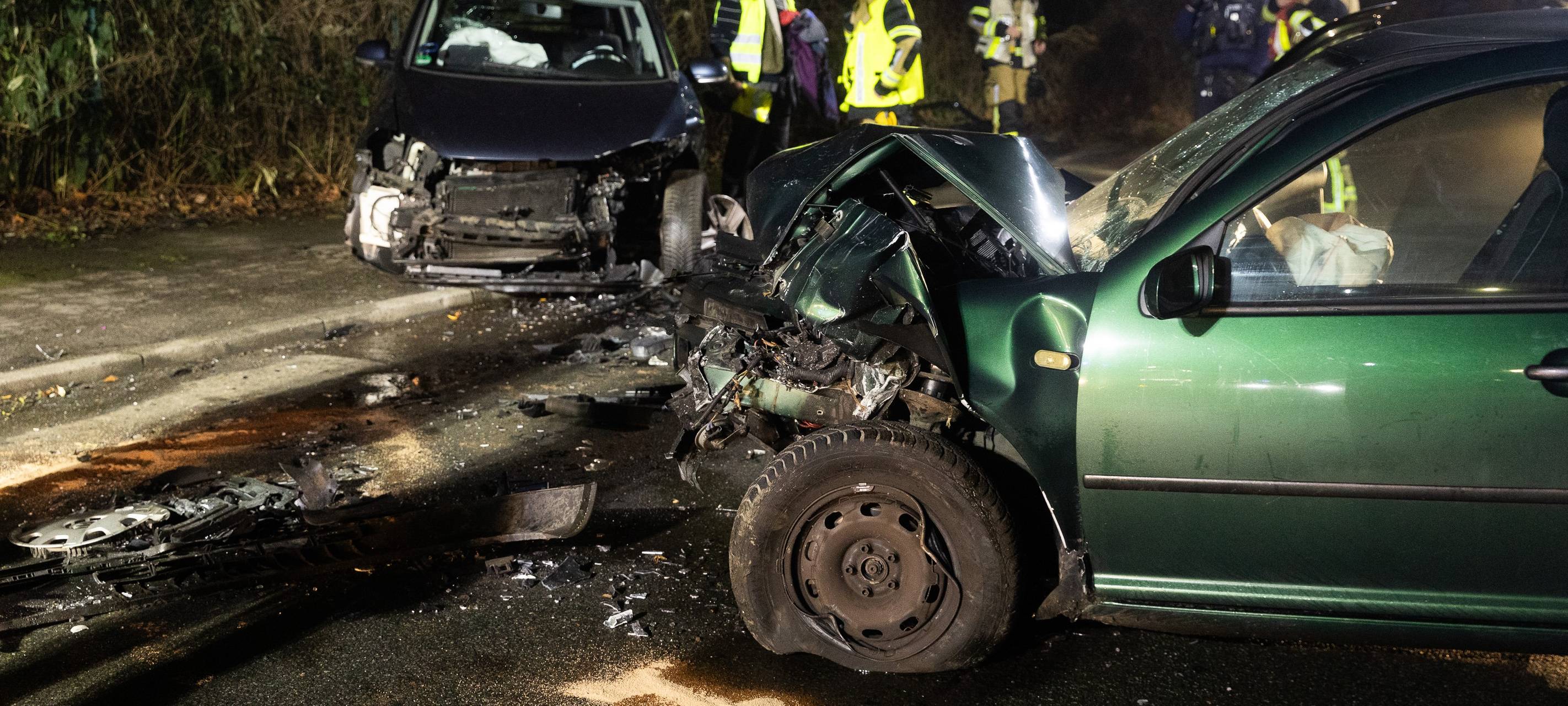 Unfall in Essen – Frau in Auto eingeschlossen