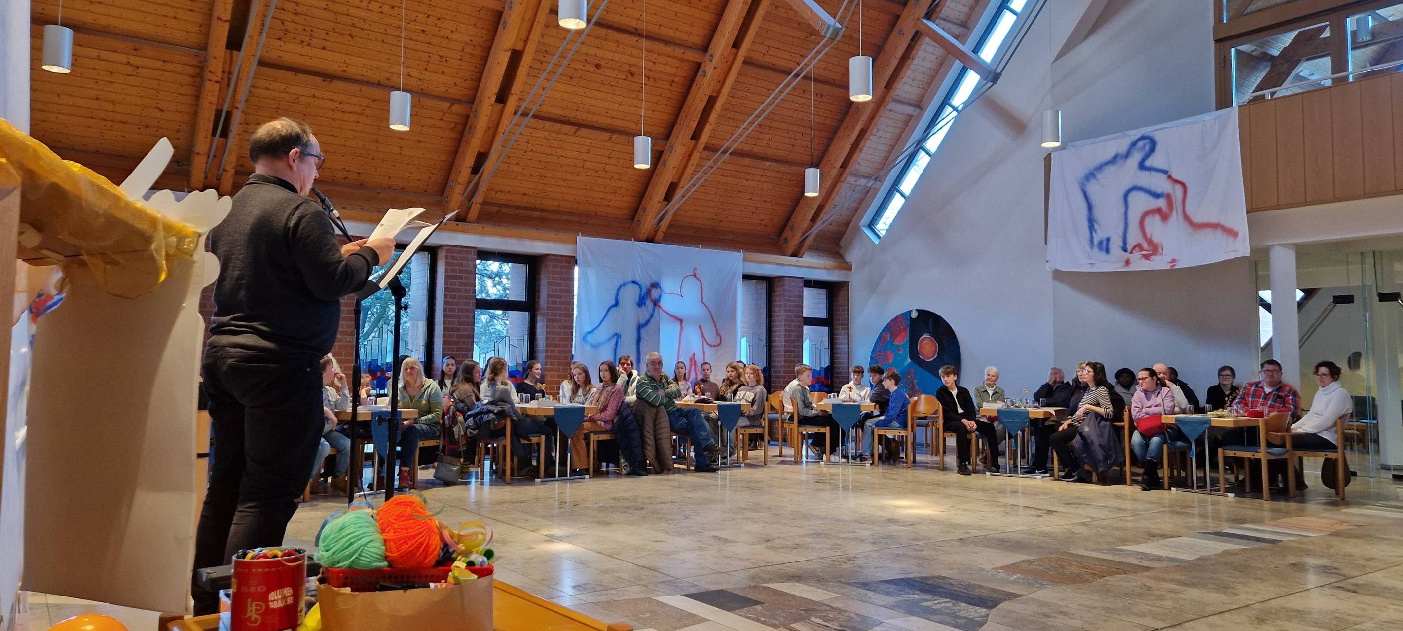 Besondere Gottesdienstreihe in Essen feiert Jubiläum: Fünf Jahre Kreuz und Quer in Bergerhausen