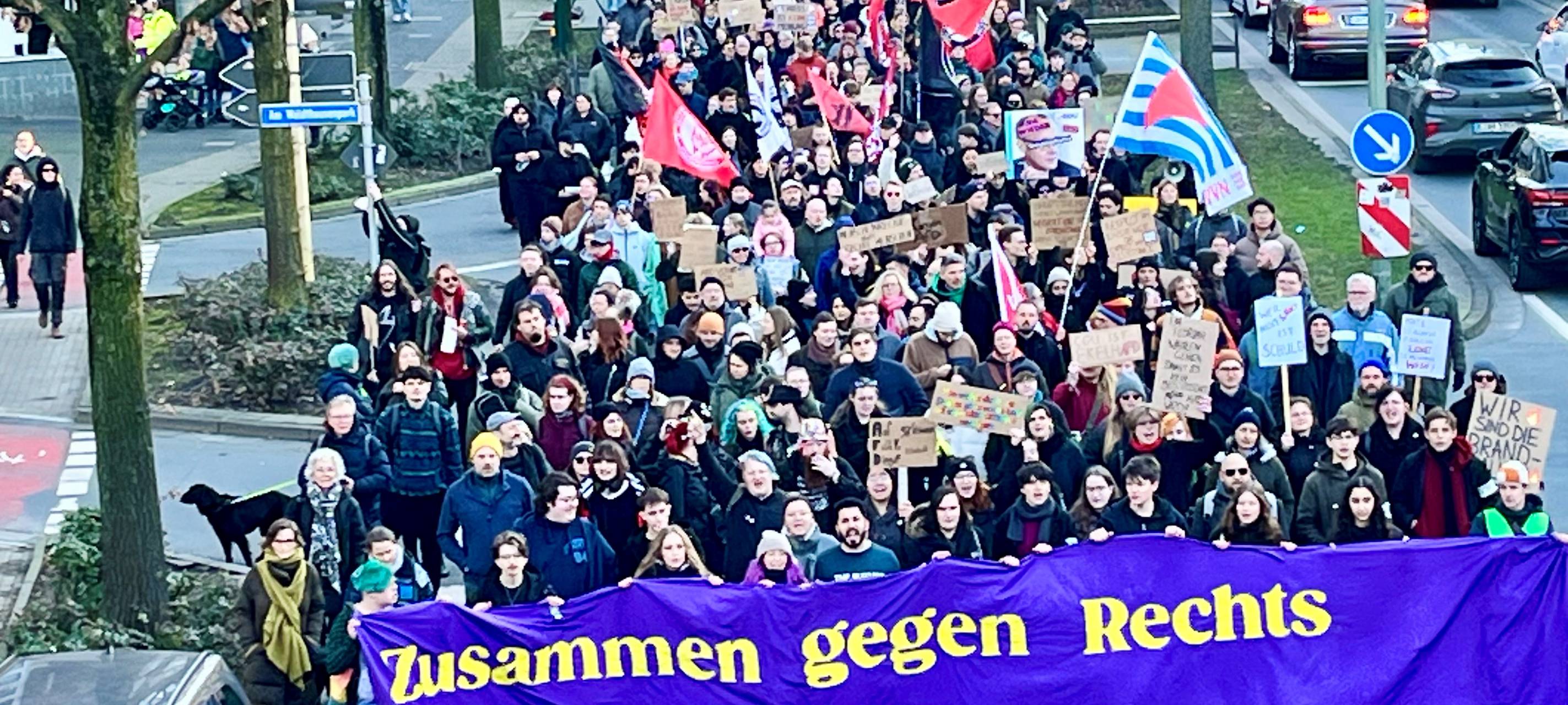 Mehrere Demos heute in Essen - tausende Menschen auf der Straße