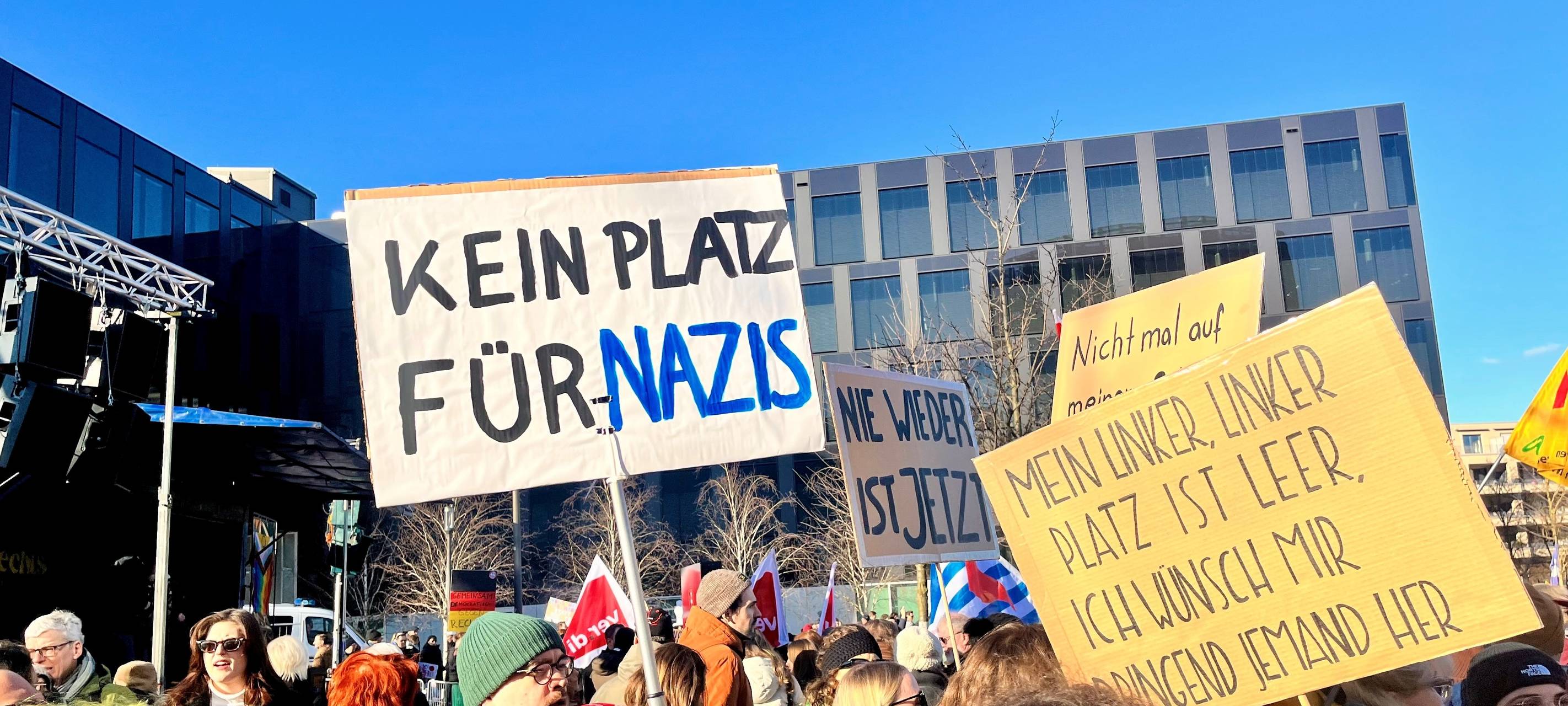 Rechte Demo in Essen am 1. Mai - Polizei im Großeinsatz
