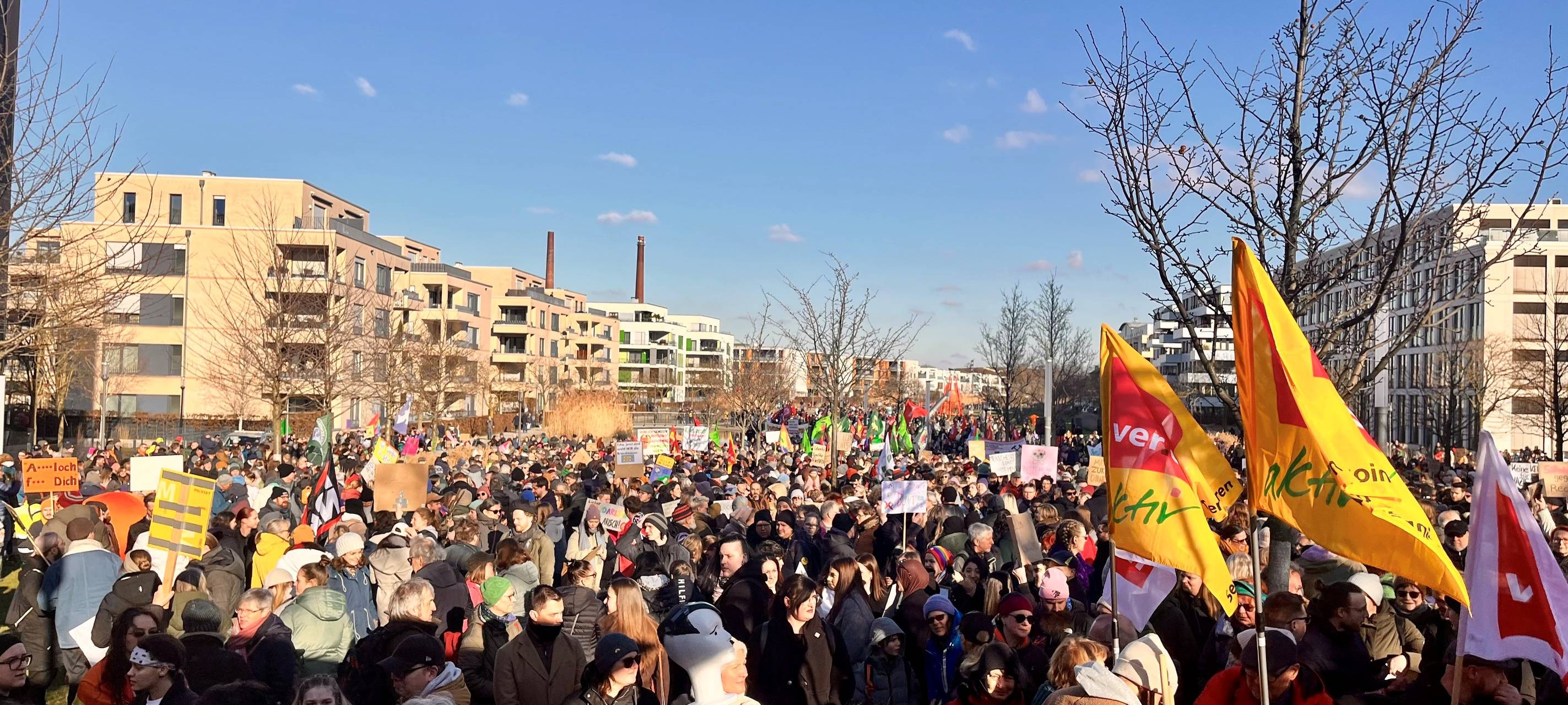 Mehrere Demos heute in Essen - tausende Menschen auf der Straße