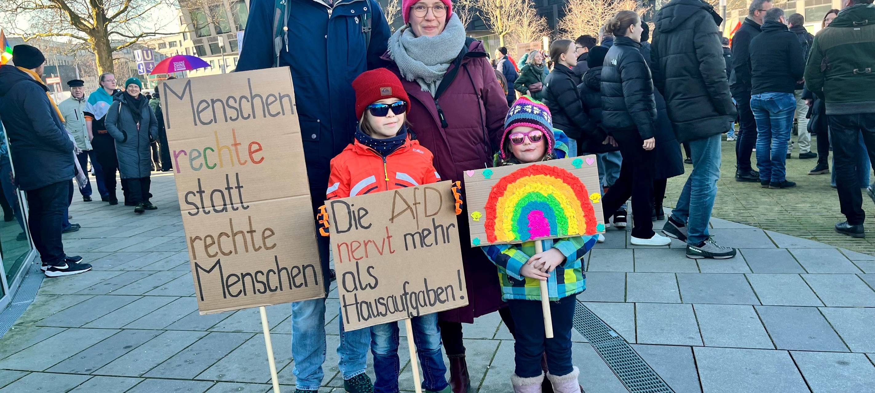 Mehrere Demos heute in Essen - tausende Menschen auf der Straße