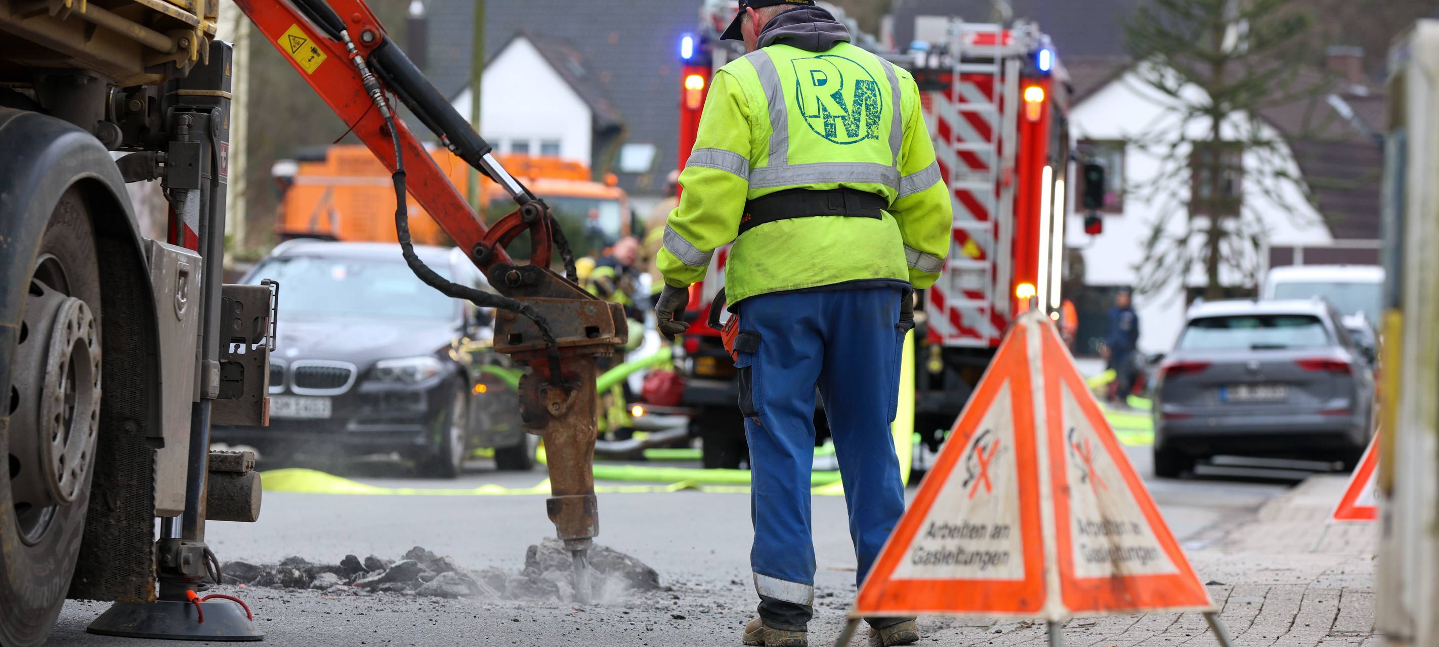 Gasleitung in Essen beschädigt - Häuser evakuiert!