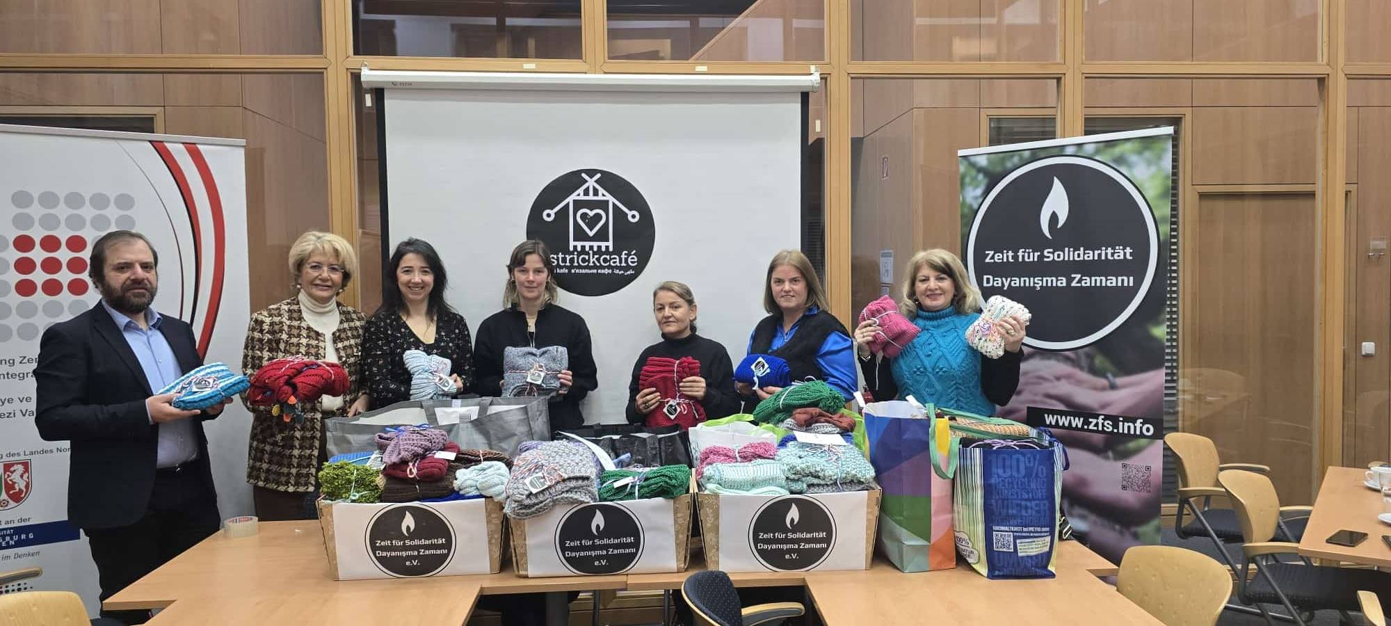 Verein aus Essen strickt für soziale Einrichtungen