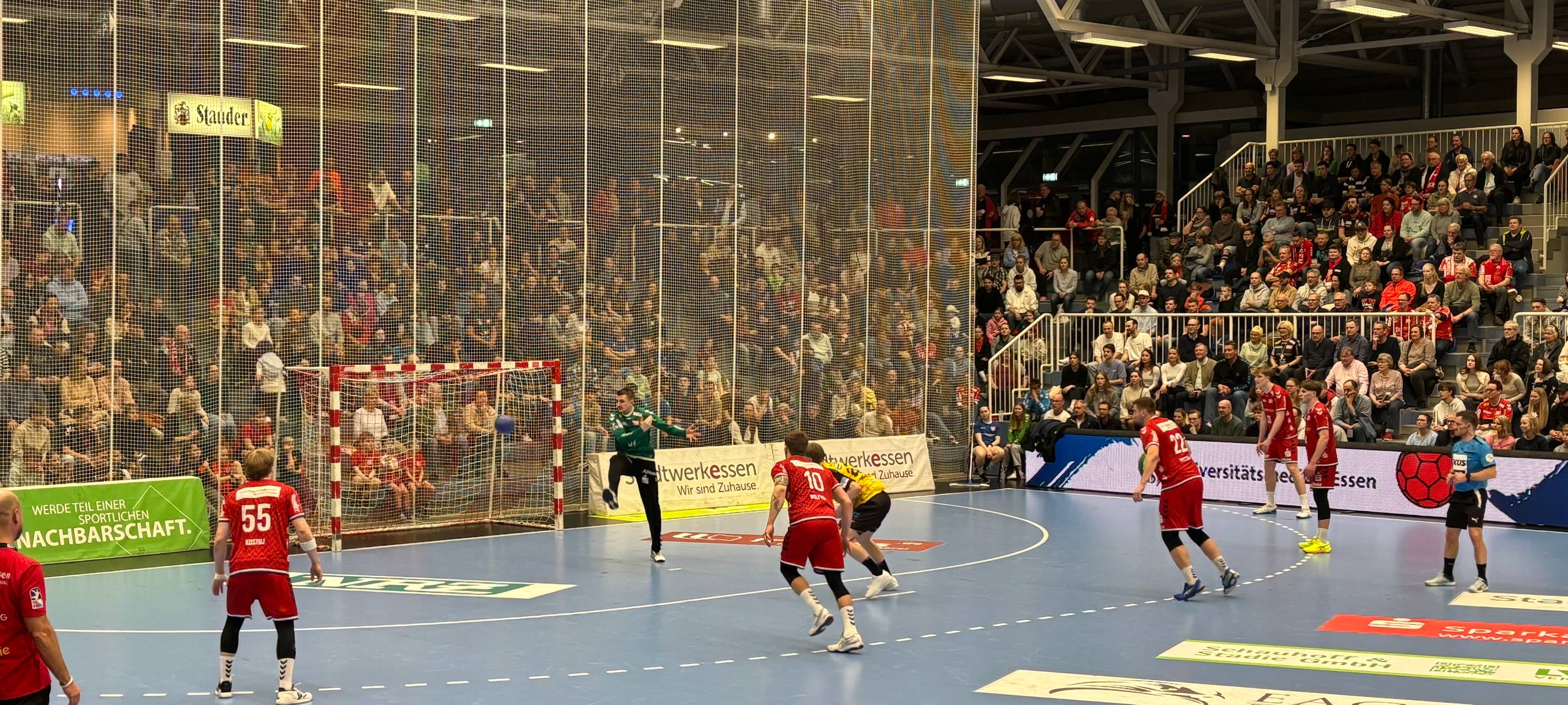 TUSEM Essen erkämpft sich den ersten Heimsieg im neuen Jahr.