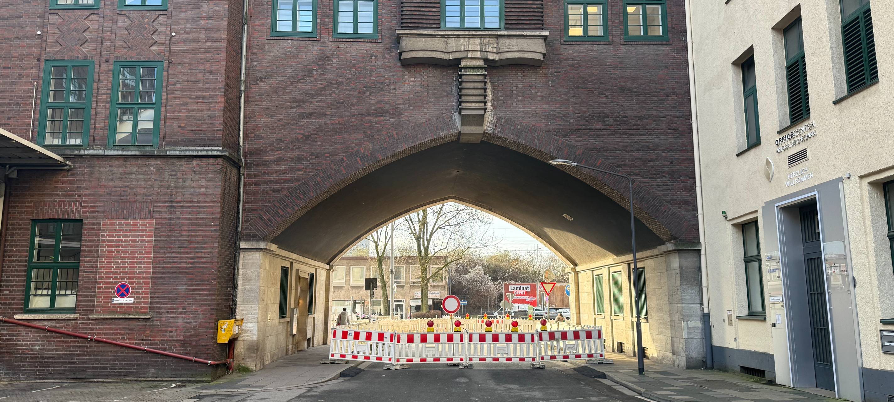 Leitungen werden in Essen verlegt - Straße voll gesperrt