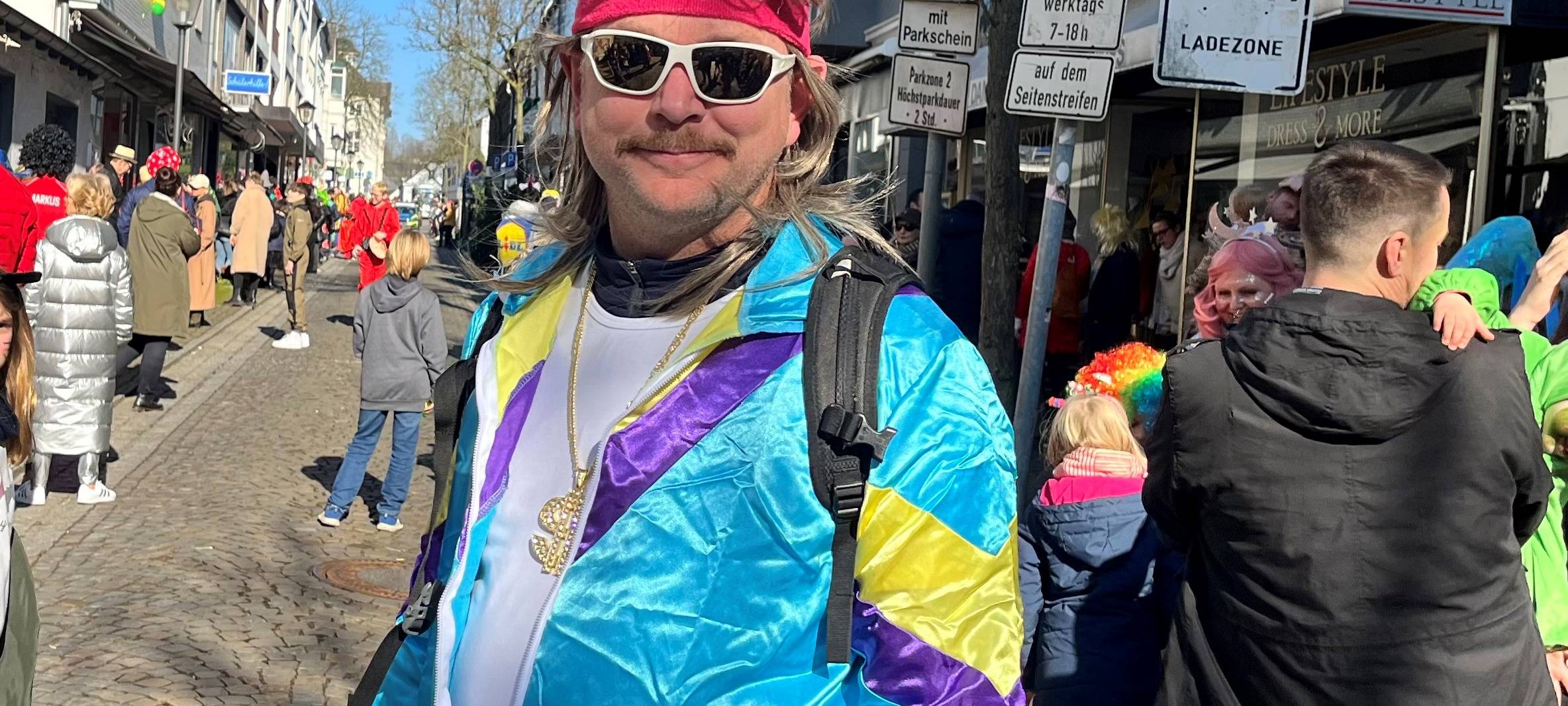 Karneval in Essen: Kettwig feiert im Sonnenschein