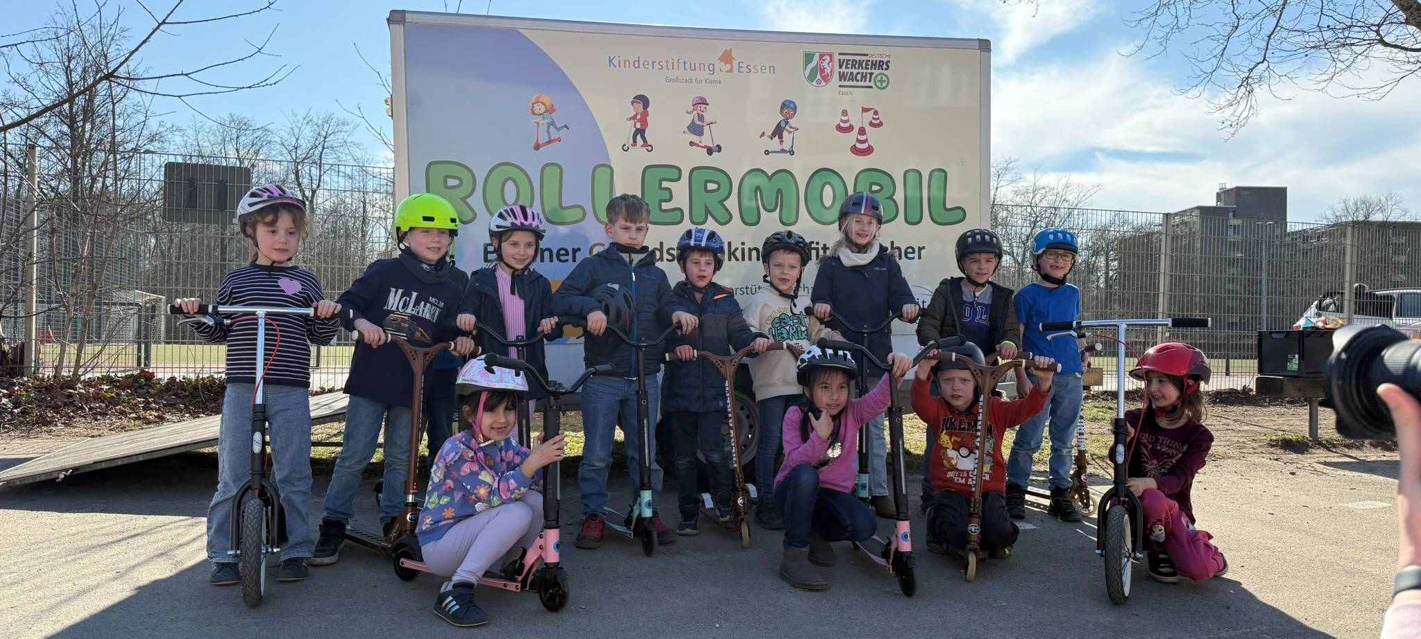 Grundschüler aus Essen bekommen Tretroller