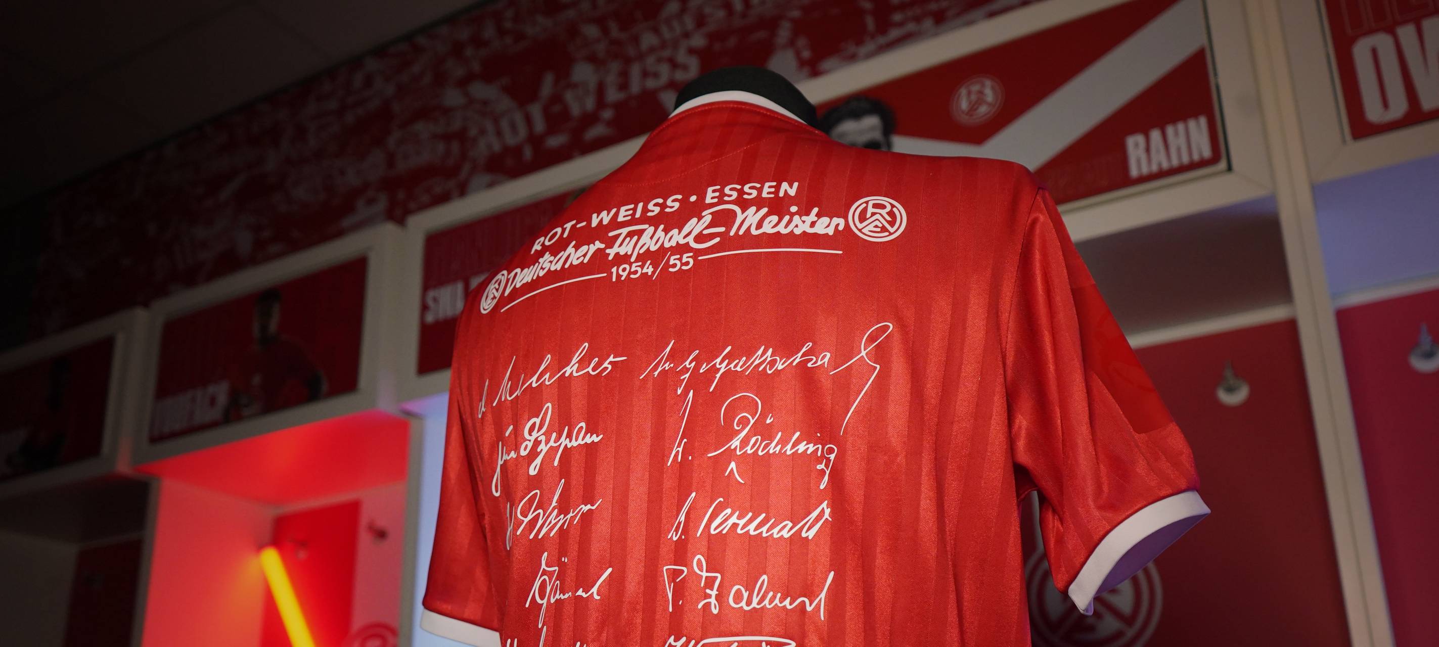 Besonderes Trikot: Rot-Weiss Essen erinnert an Deutsche Meisterschaft 1955