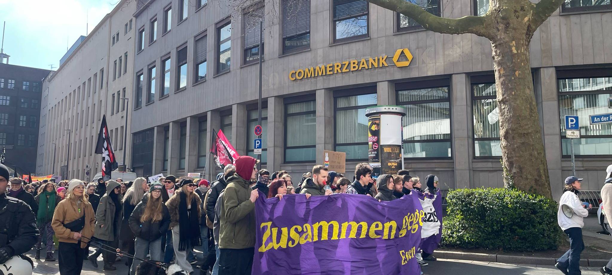 Polizei Essen mit Großaufgebot: Nazi-Demo und Hochrisikospiel