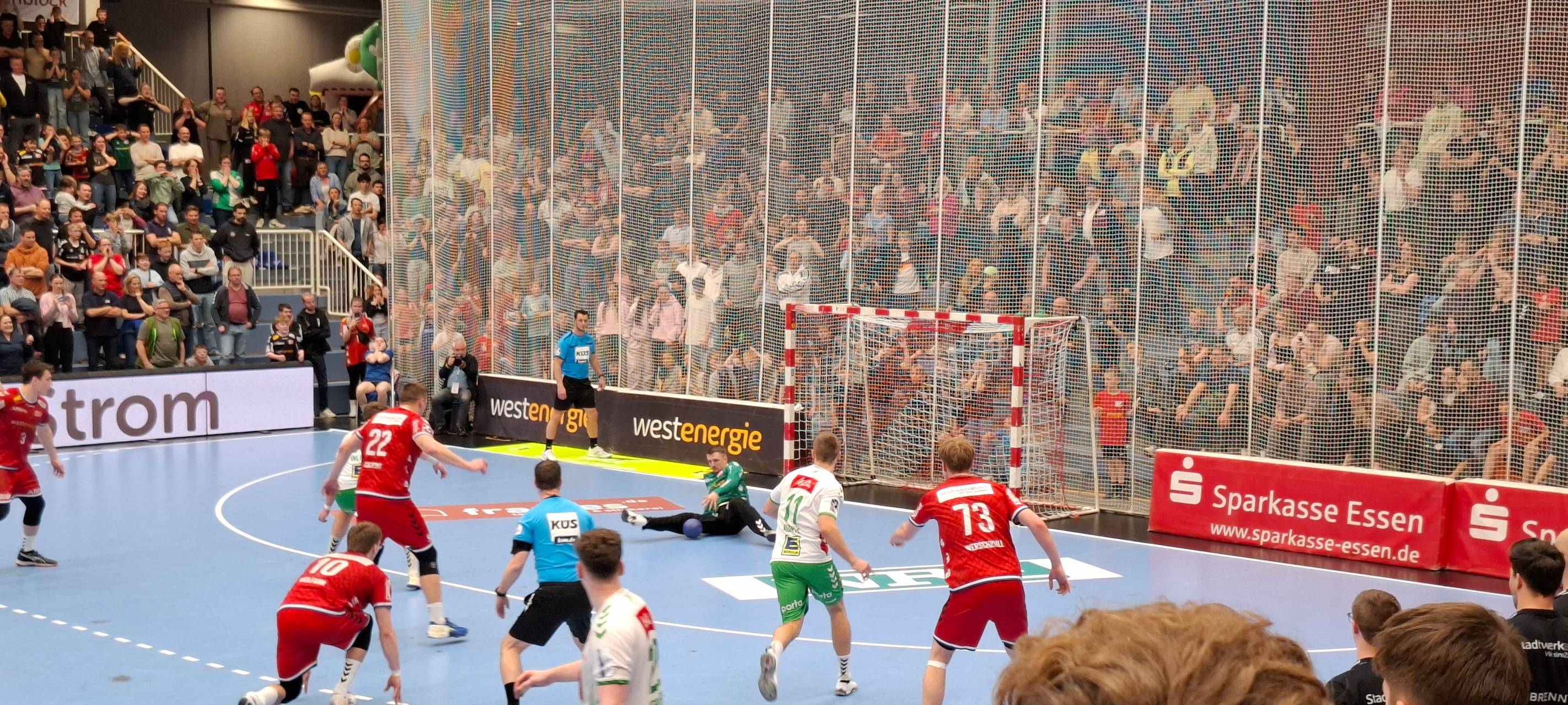 Dominik Plaue hält für TUSEM Essen das Unentschieden.