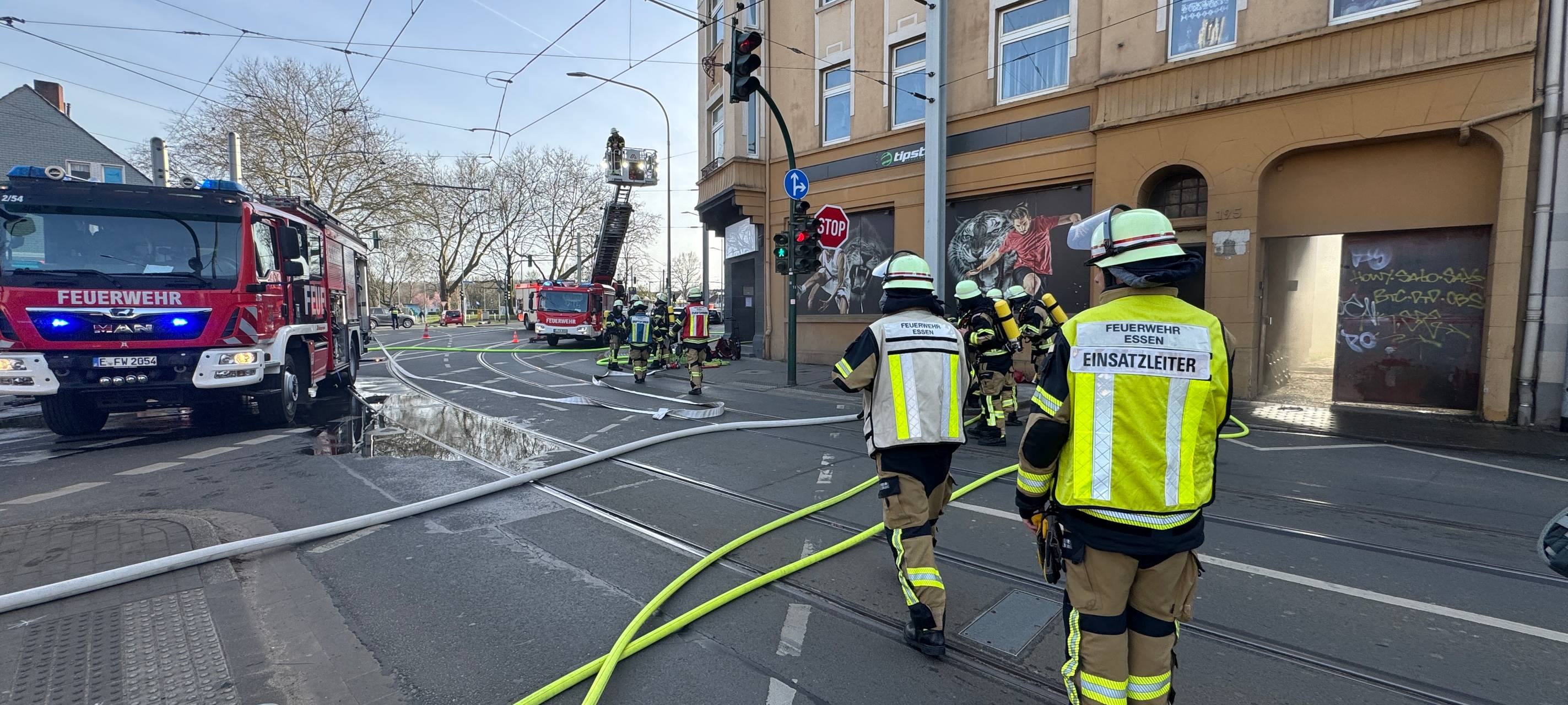 Brand in Essen - Kreuzung gesperrt